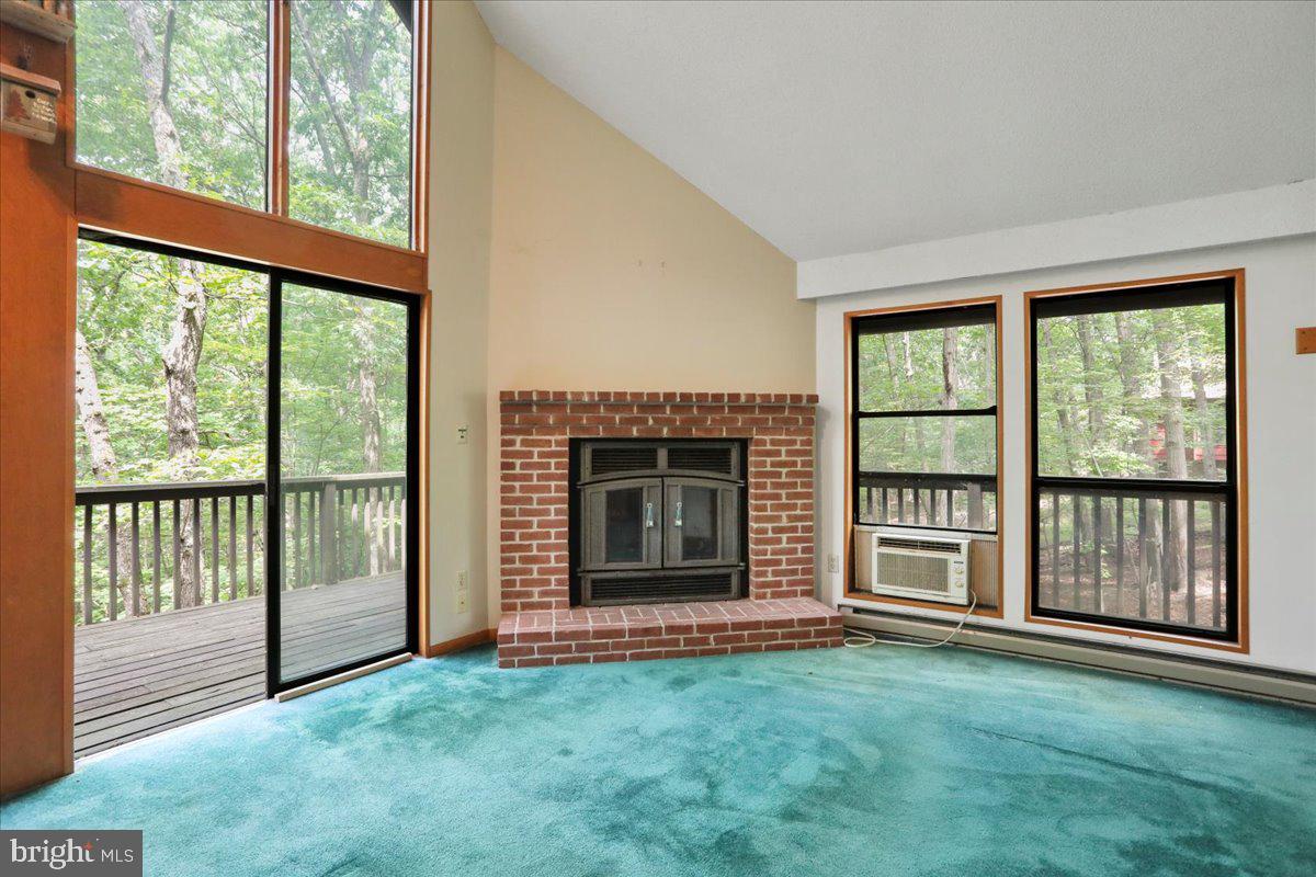 THE WOODS - Residential