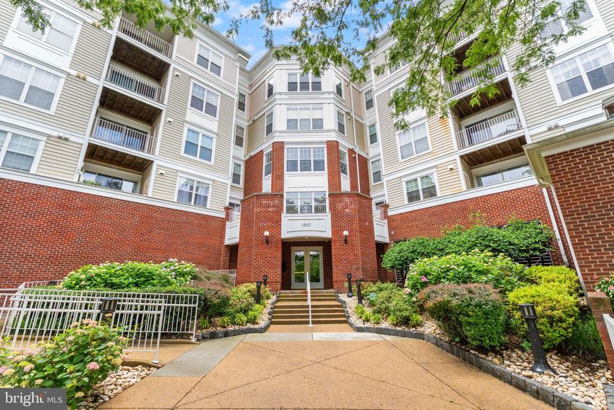 NO OPEN HOUSE - HOUSE IS UNDER PENDING LEASE his stunning 2-bedroom, 2-bathroom condo has been completely renovated from top to bottom and is located in the heart of Tysons Corner—just a short walk to two Metro stations, world-class shopping, and vibrant nightlife. Step inside and fall in love with the gorgeous espresso cabinetry, sleek granite countertops, contemporary bathrooms, and custom walk-in closets with built-ins throughout. Every detail has been thoughtfully designed for comfort and style** First floor above-ground unit** Nice size balcony**Pet-friendly community**Garage parking + 1 outdoor space**Resort-style amenities including a pool, fitness center, and clubhouse**Walkable to Tysons Galleria, The Boro, and nearby parks**Available July 15th