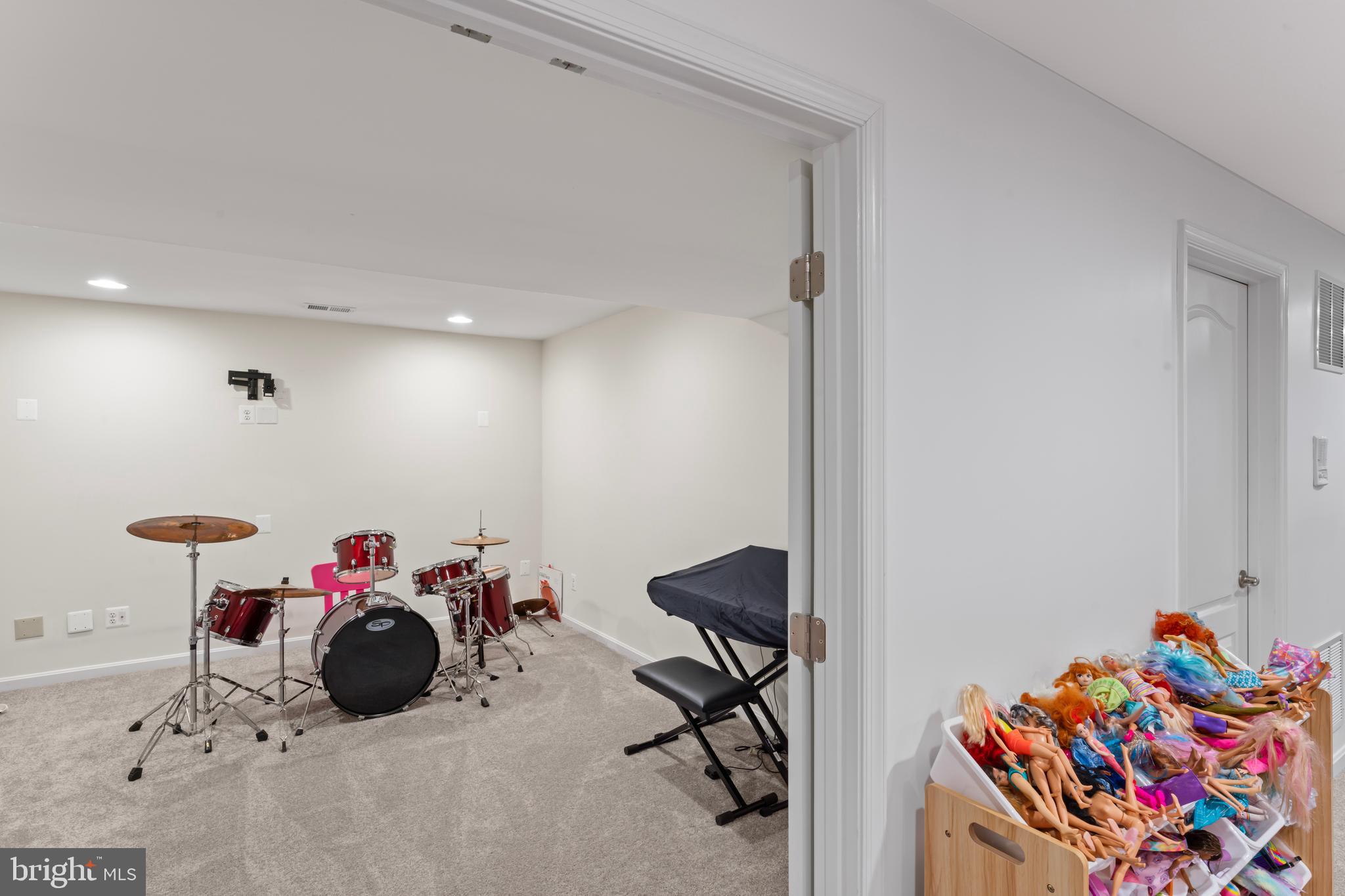 NEW BRISTOW VILLAGE - Residential