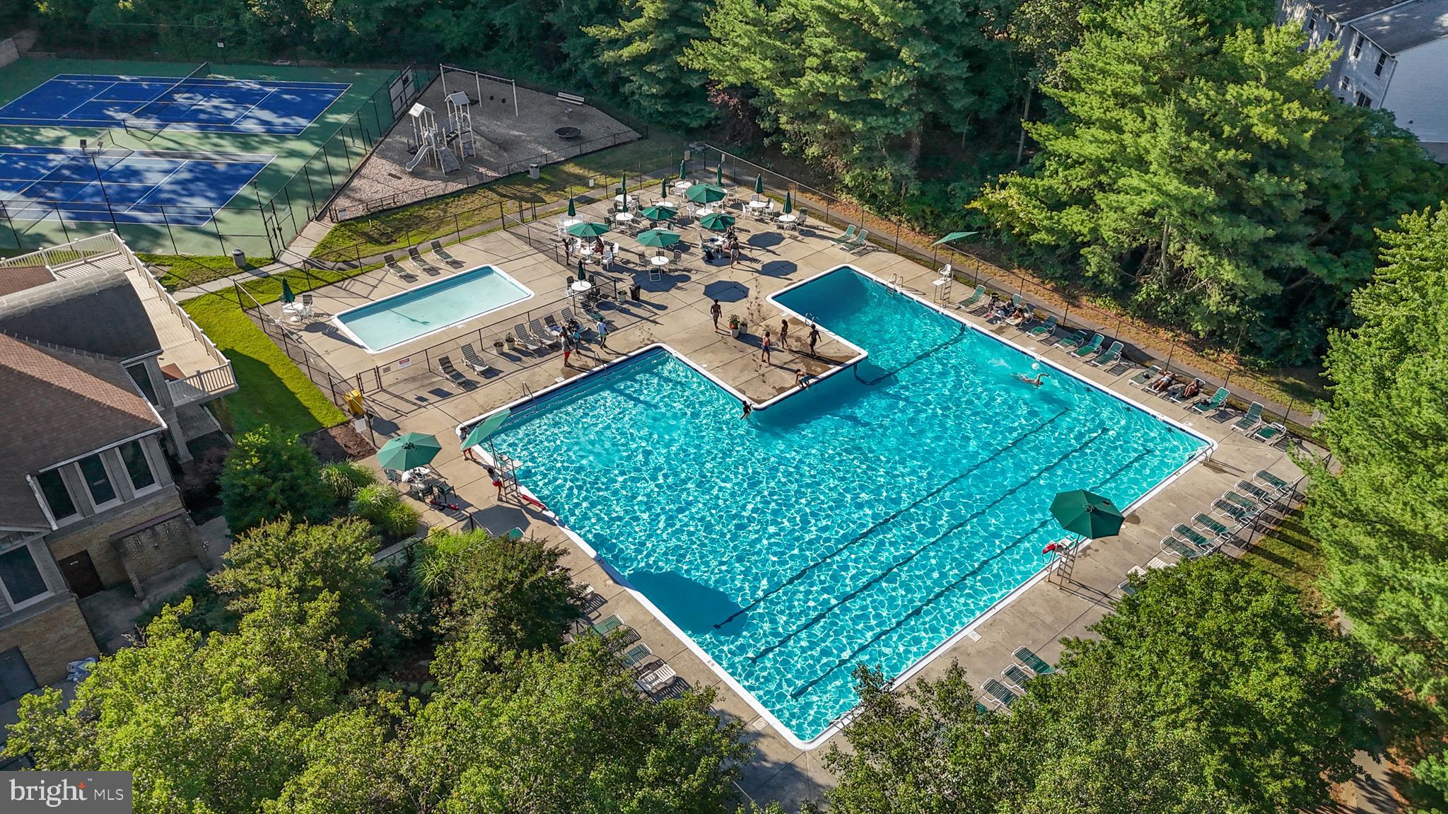 SEVEN OAKS - Residential