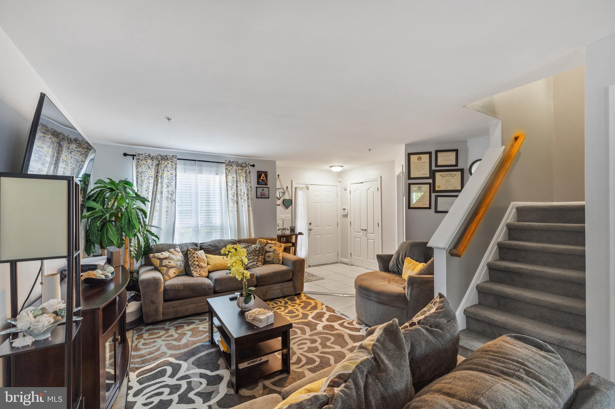 SEVEN OAKS - Residential