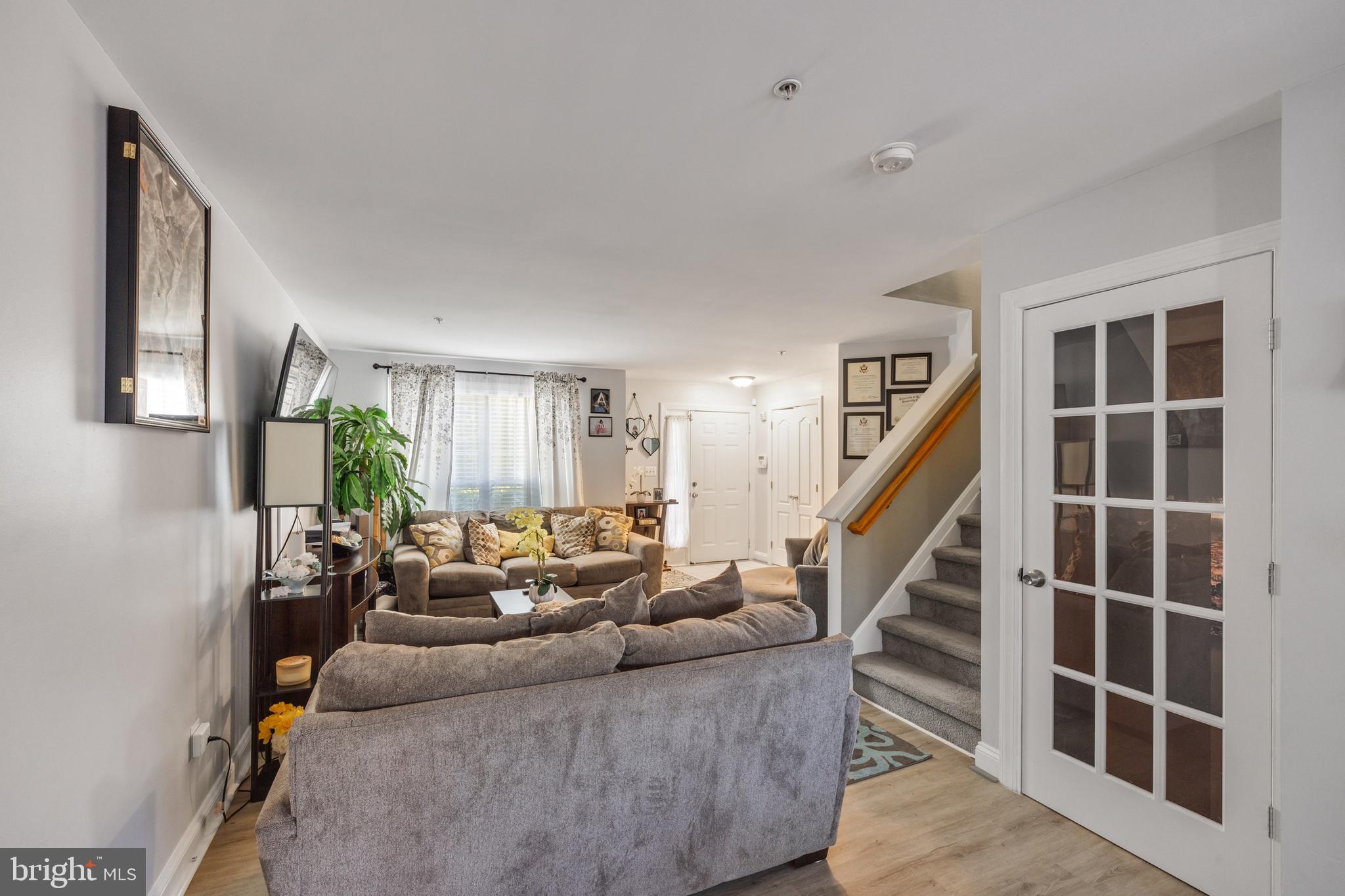 SEVEN OAKS - Residential