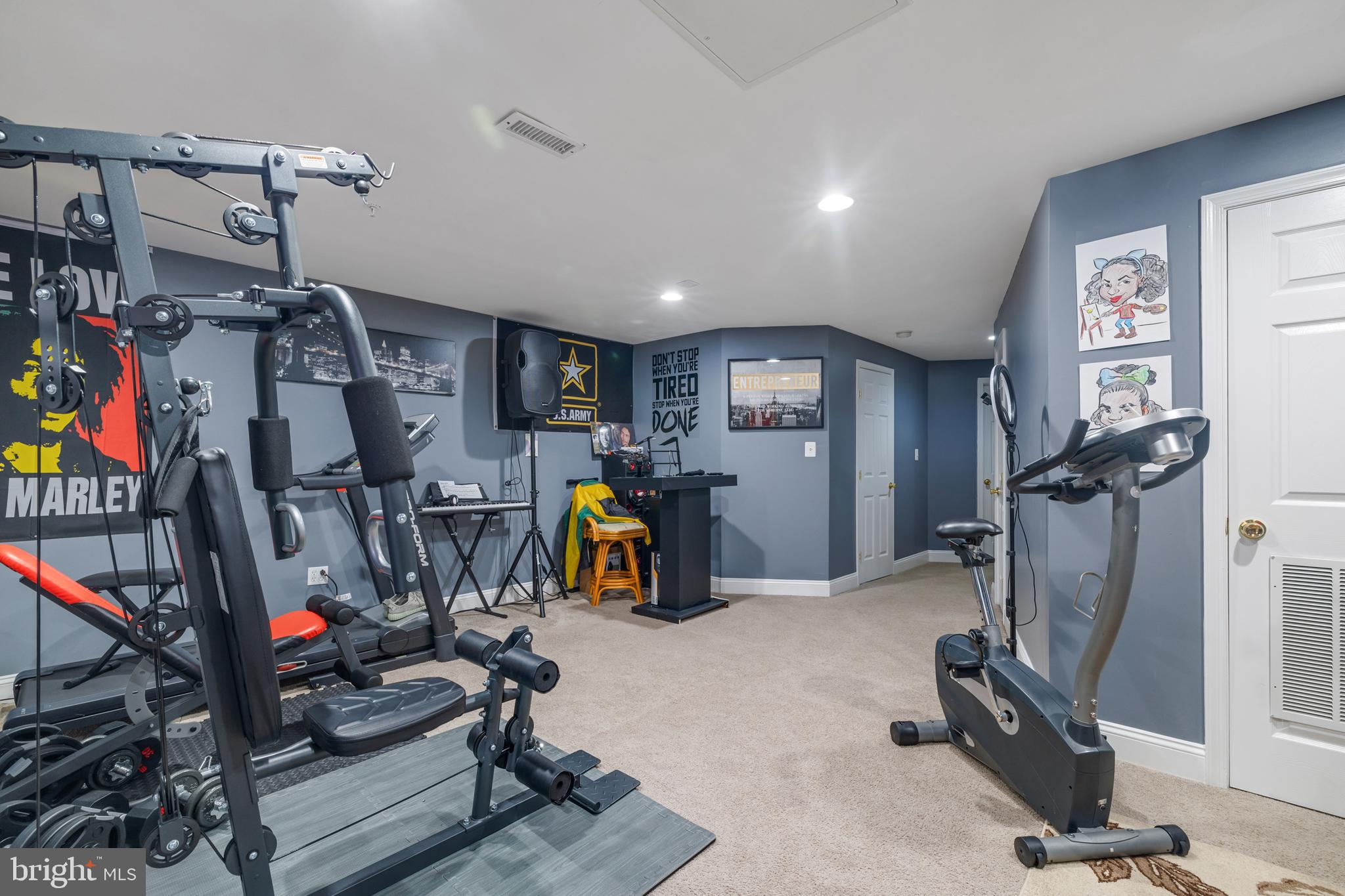 SEVEN OAKS - Residential