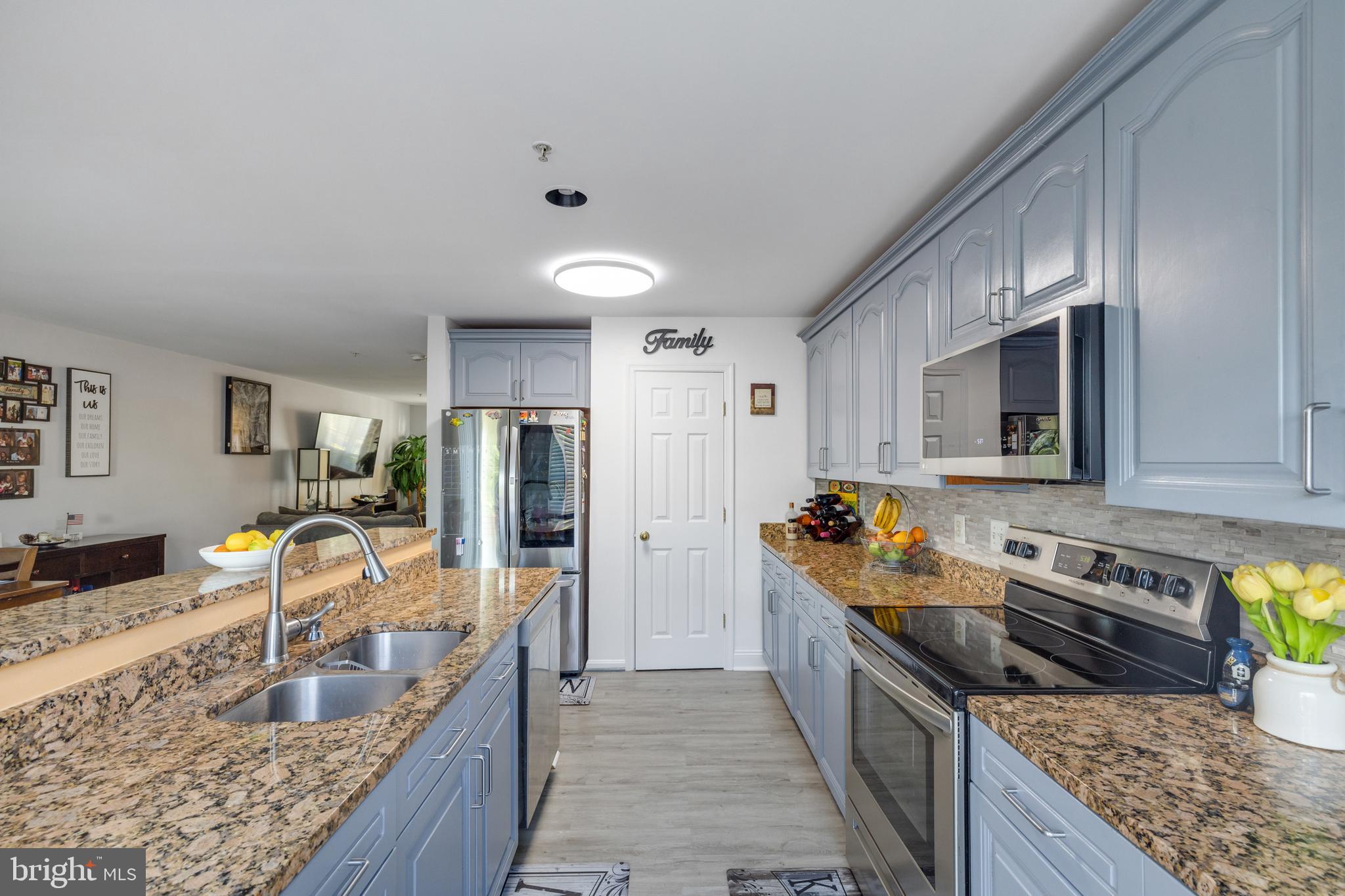 SEVEN OAKS - Residential