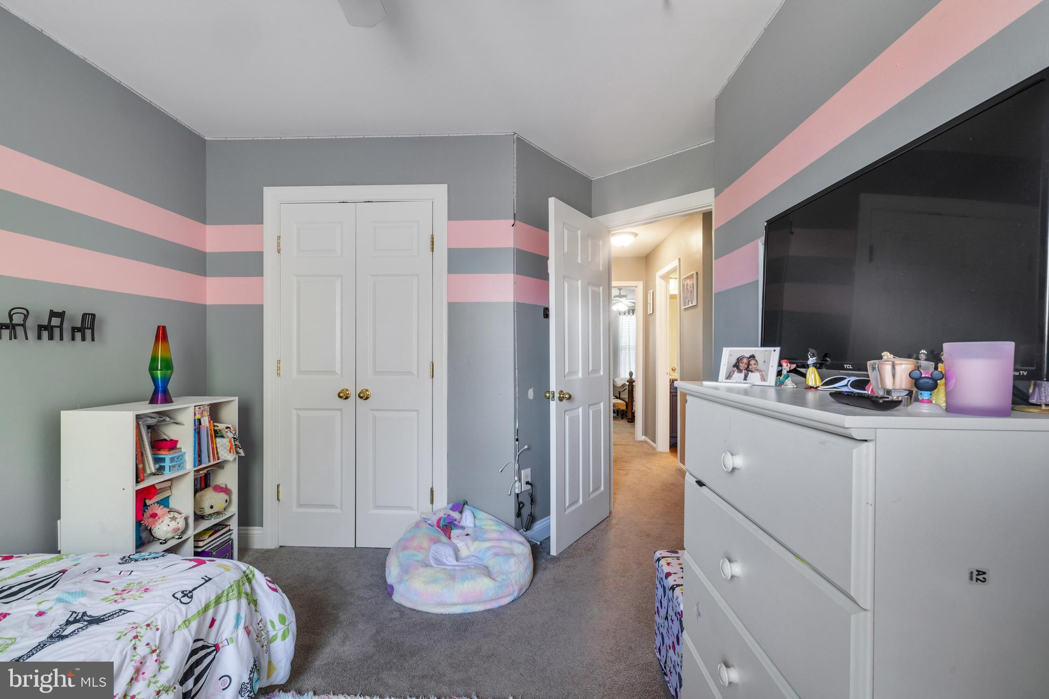 SEVEN OAKS - Residential