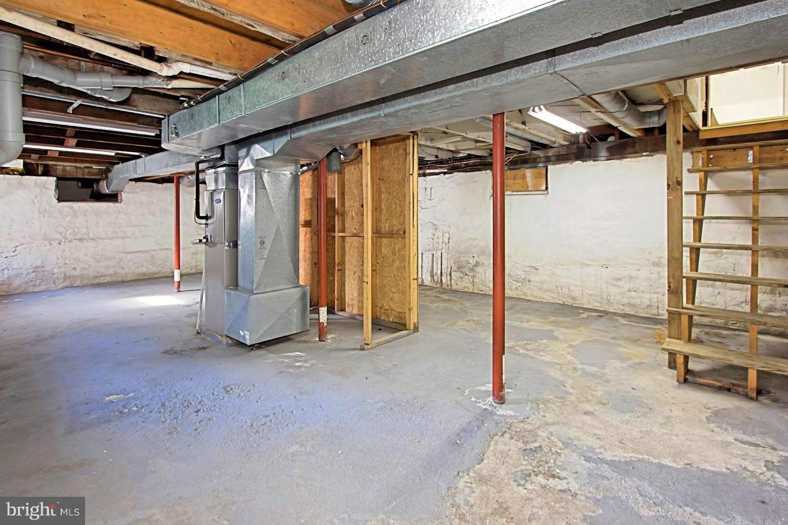 ADDISON HEIGHTS - Residential Lease