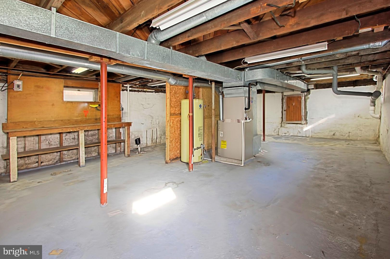 ADDISON HEIGHTS - Residential Lease