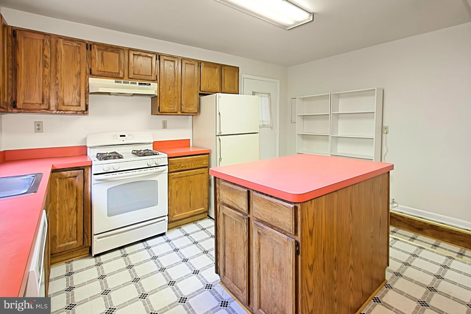 ADDISON HEIGHTS - Residential Lease