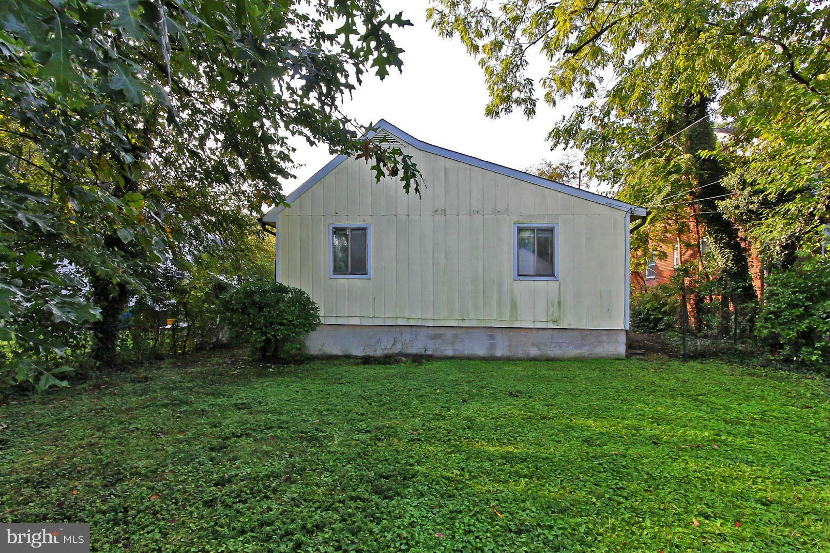 ADDISON HEIGHTS - Residential Lease