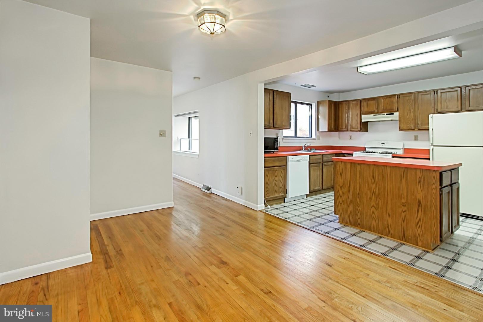 ADDISON HEIGHTS - Residential Lease