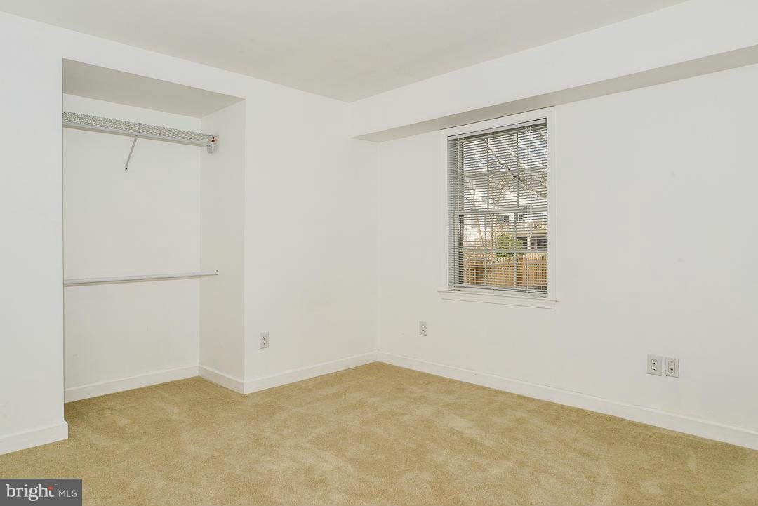 ASHBURN FARM - Residential