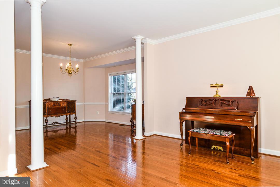 ASHBURN FARM - Residential