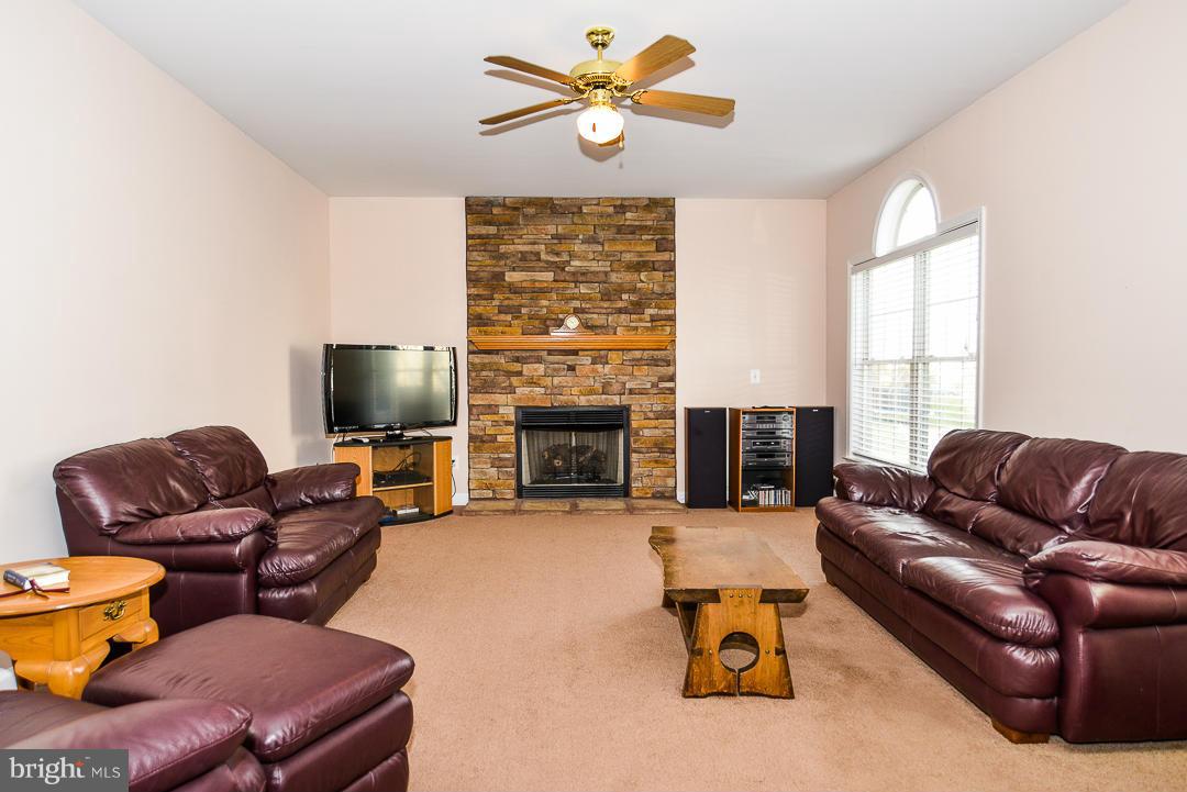 ASHBURN FARM - Residential