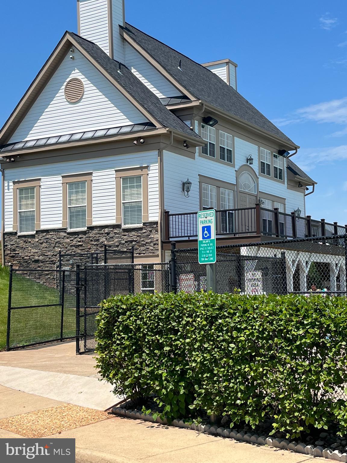 BLOOMS MILL - Residential Lease