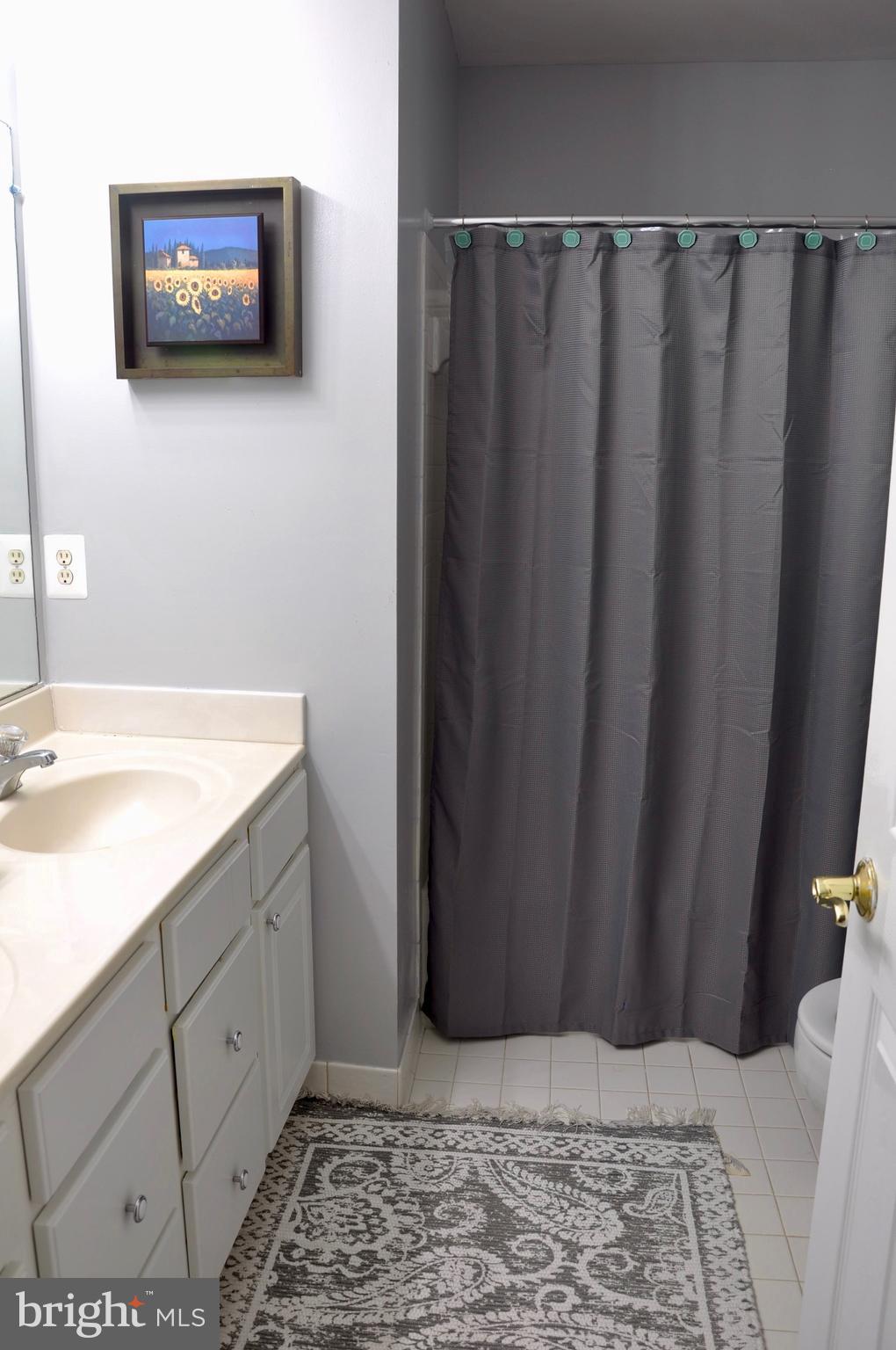 BLOOMS MILL - Residential Lease