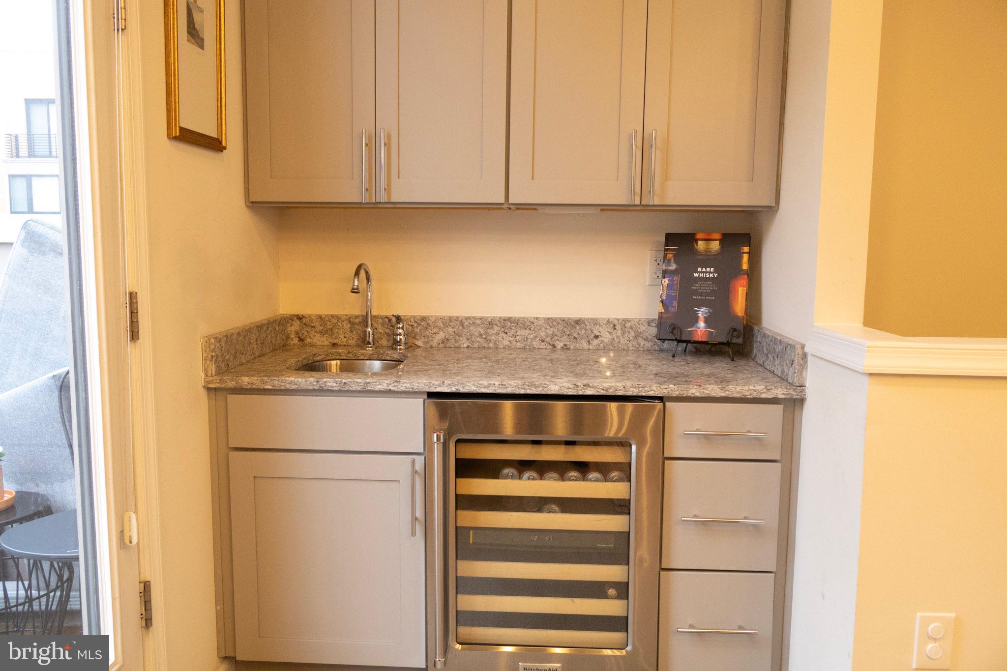 CAMBRIA SQUARE - Residential Lease