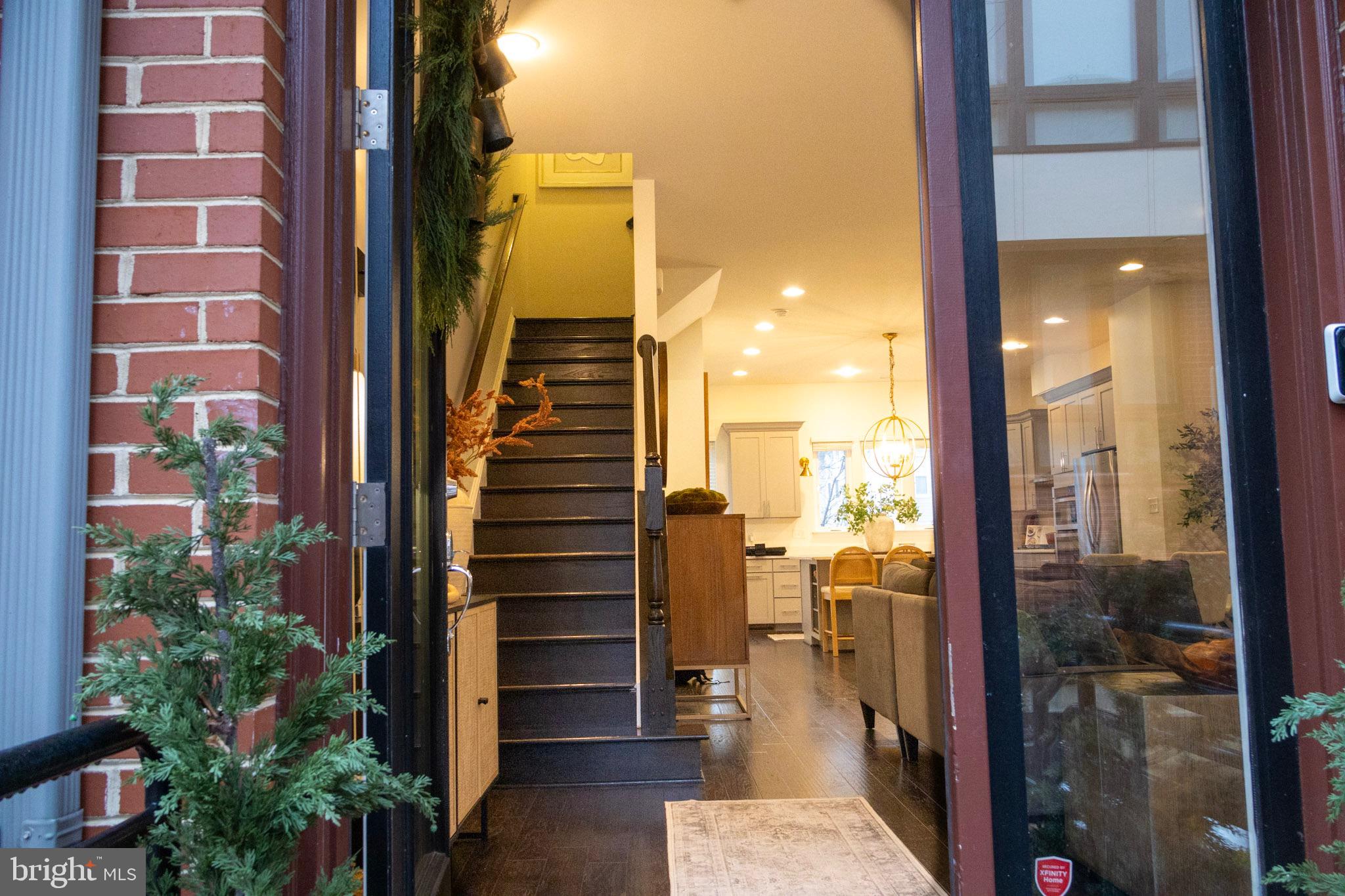 CAMBRIA SQUARE - Residential Lease