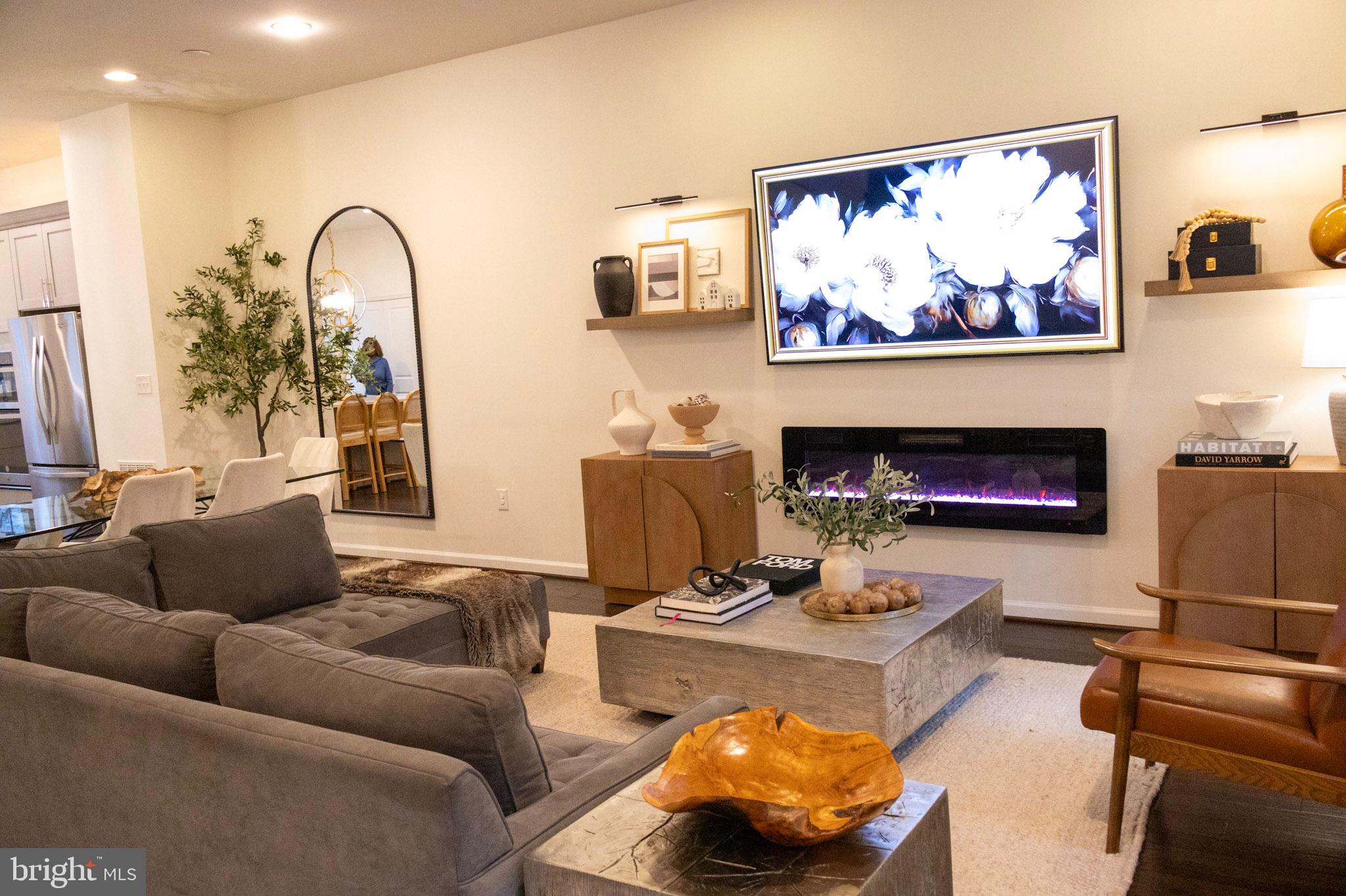 CAMBRIA SQUARE - Residential Lease