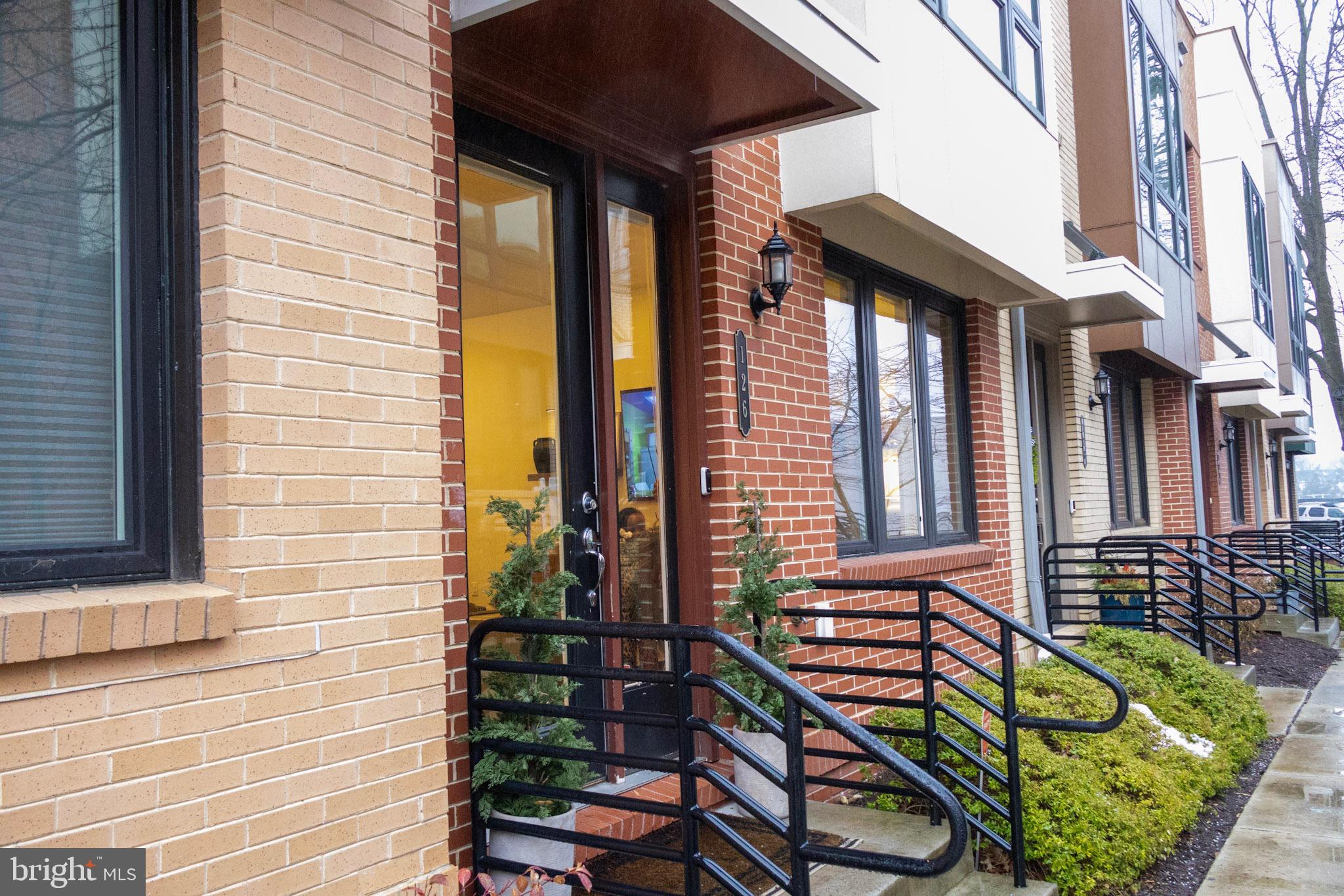 CAMBRIA SQUARE - Residential Lease