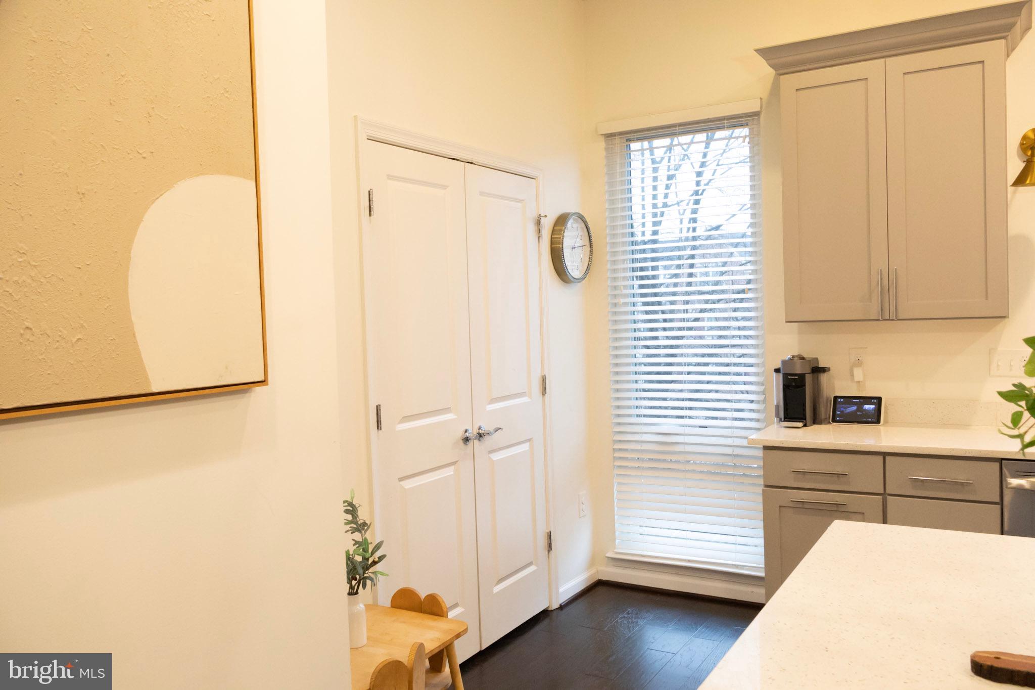 CAMBRIA SQUARE - Residential Lease