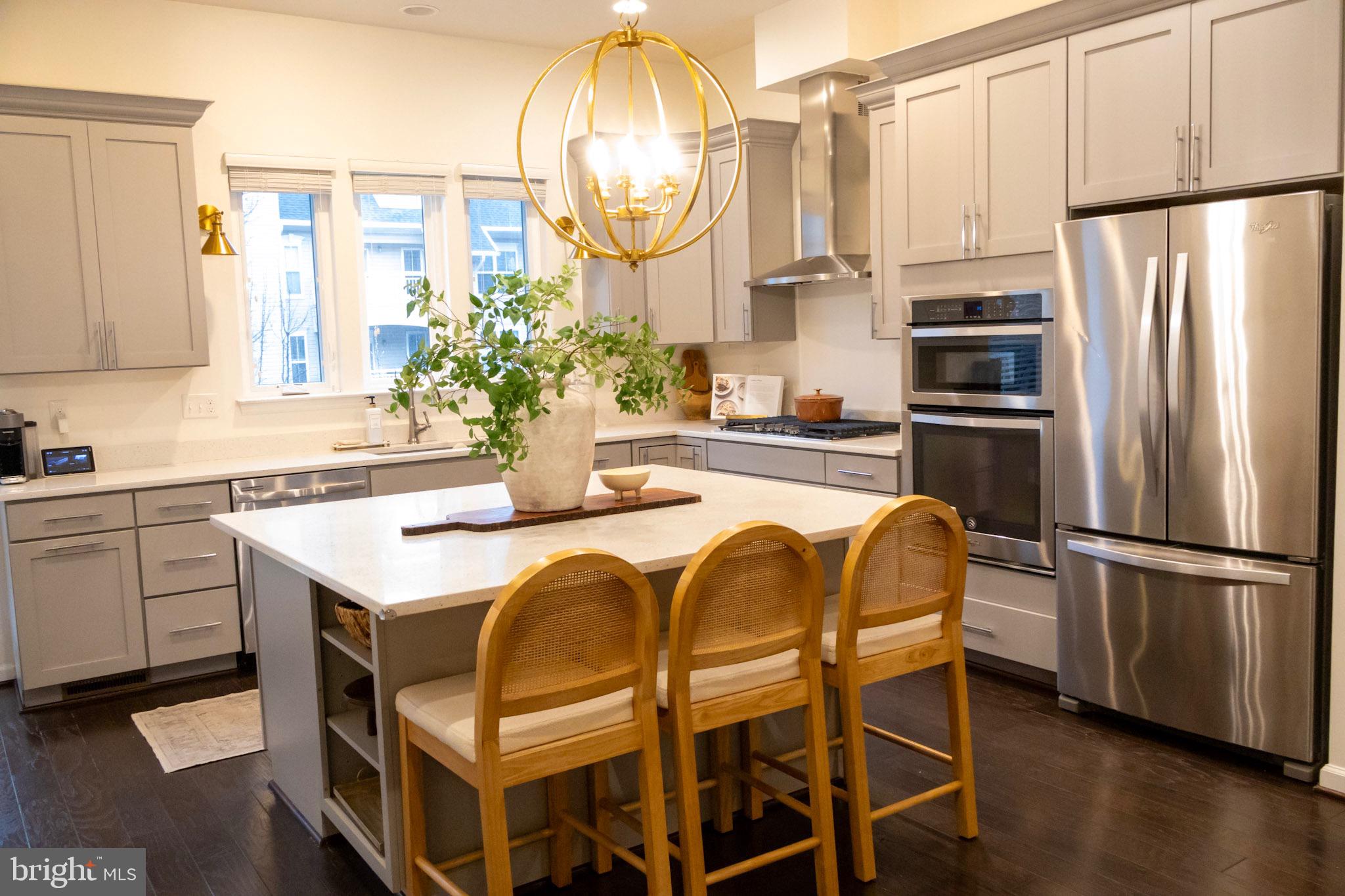 CAMBRIA SQUARE - Residential Lease