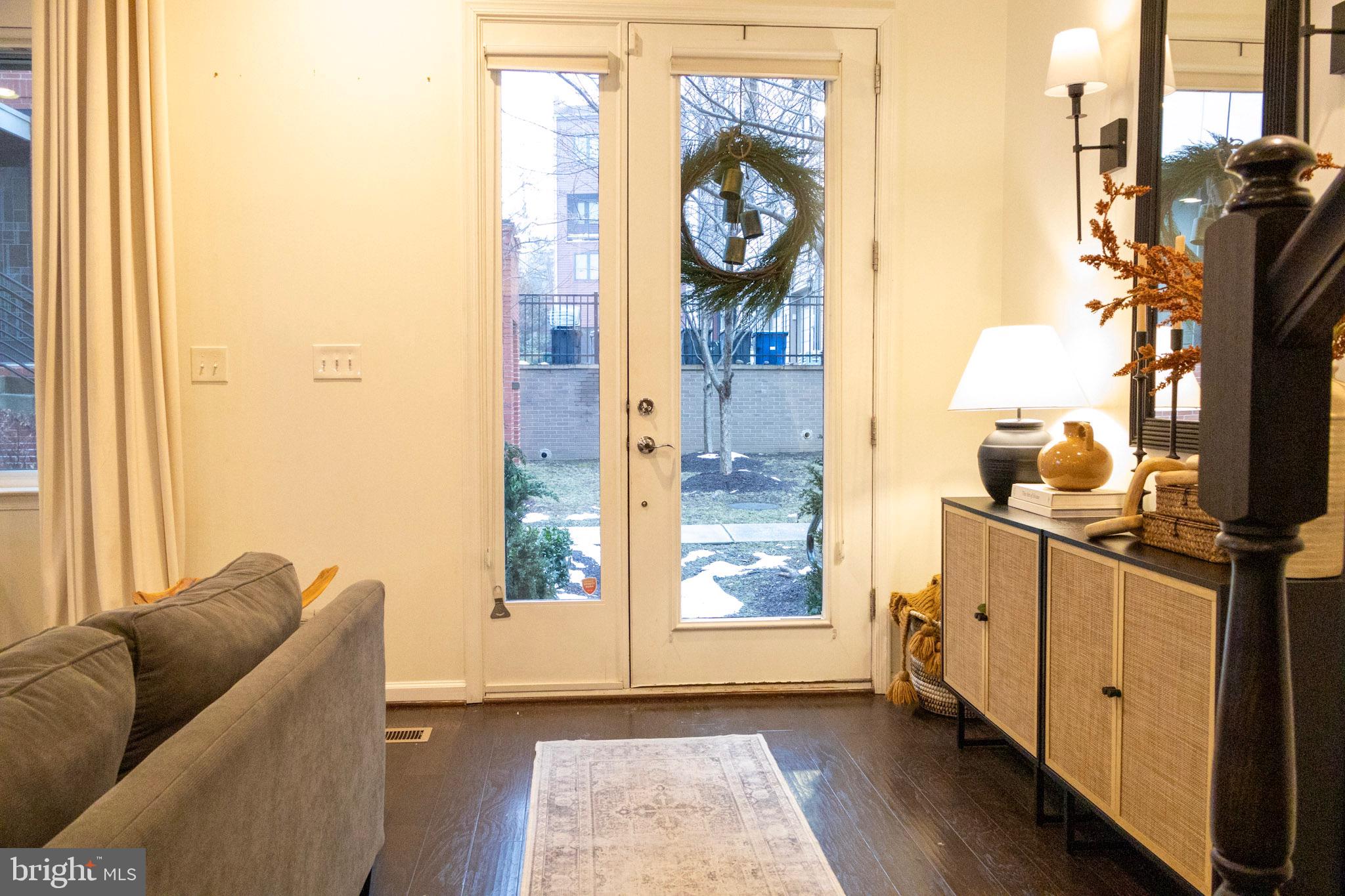 CAMBRIA SQUARE - Residential Lease