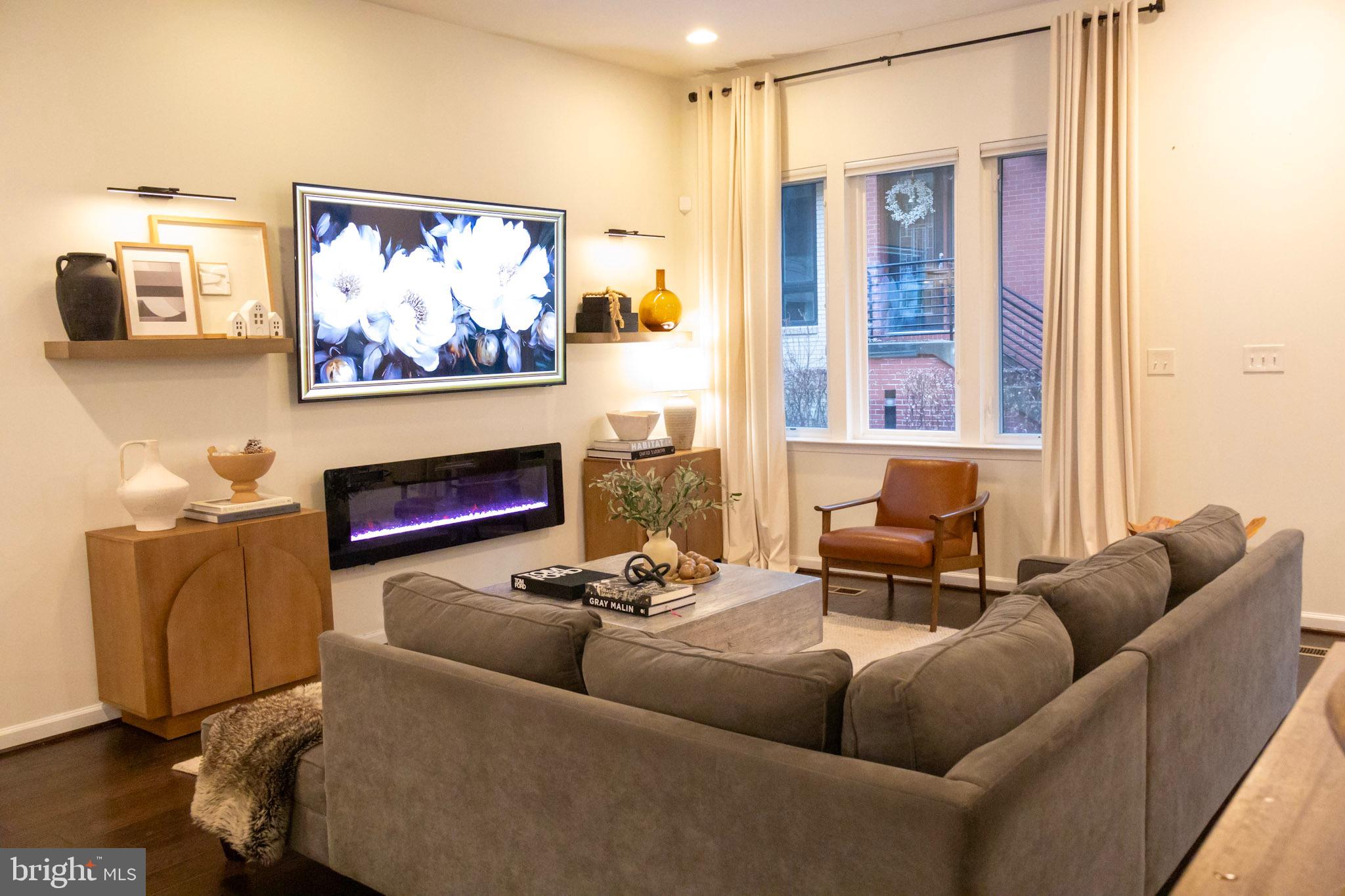 CAMBRIA SQUARE - Residential Lease