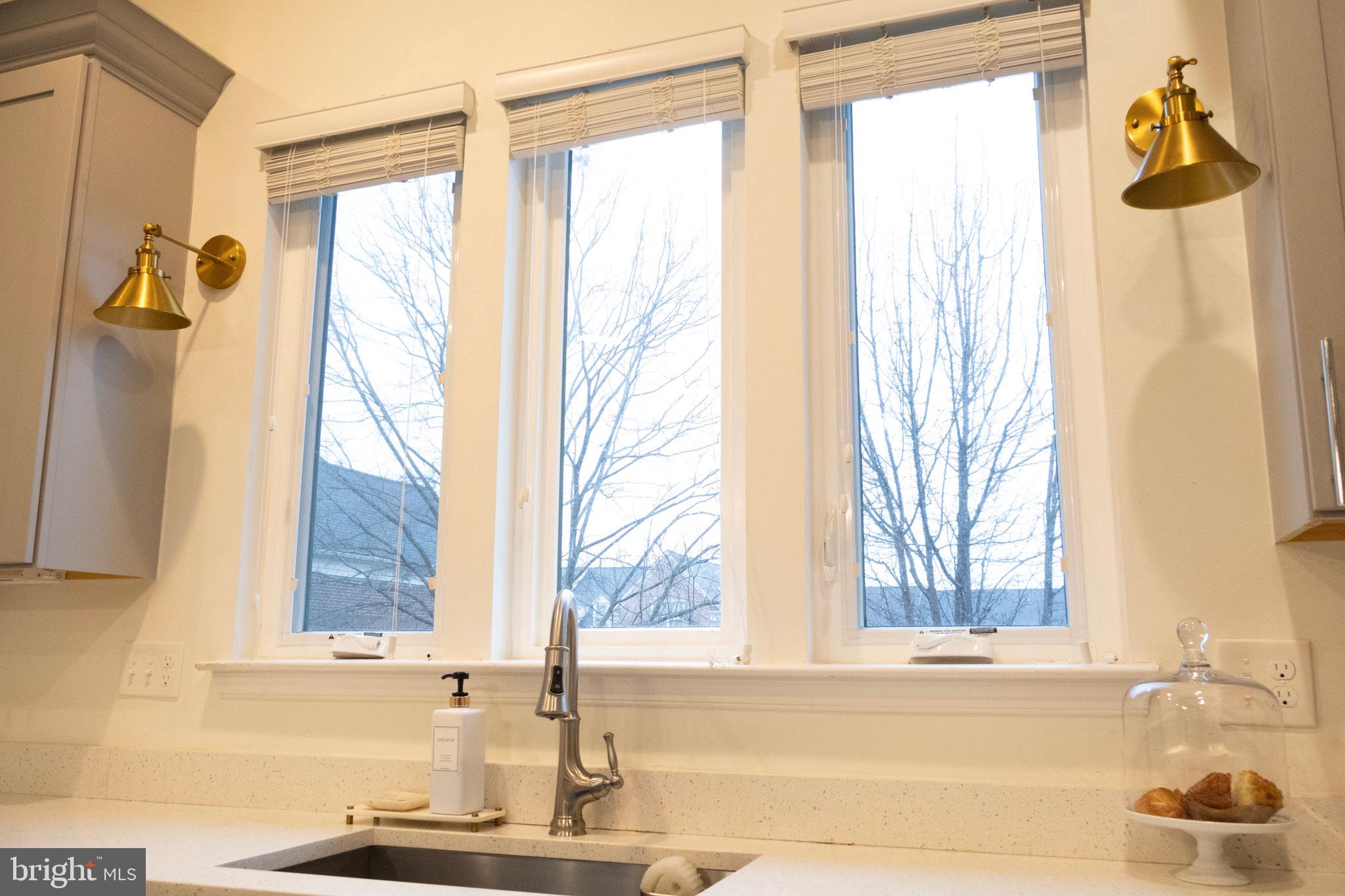 CAMBRIA SQUARE - Residential Lease