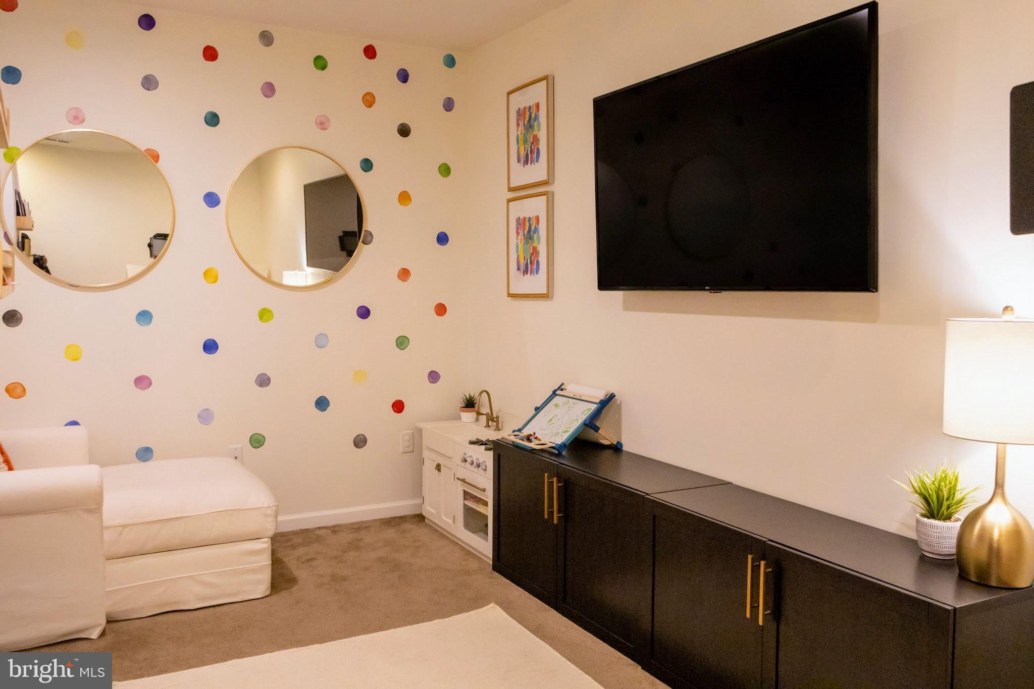 CAMBRIA SQUARE - Residential Lease