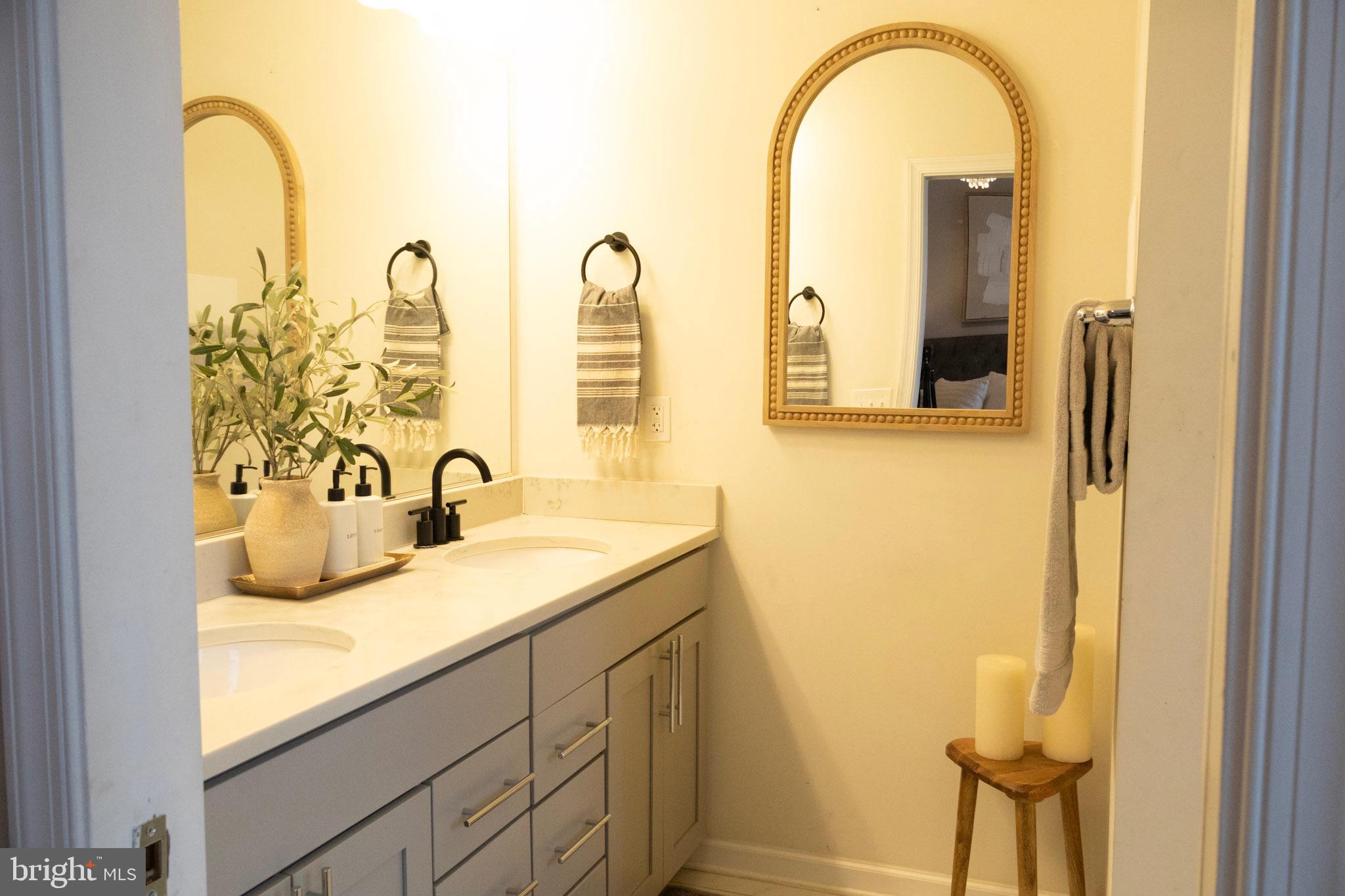 CAMBRIA SQUARE - Residential Lease