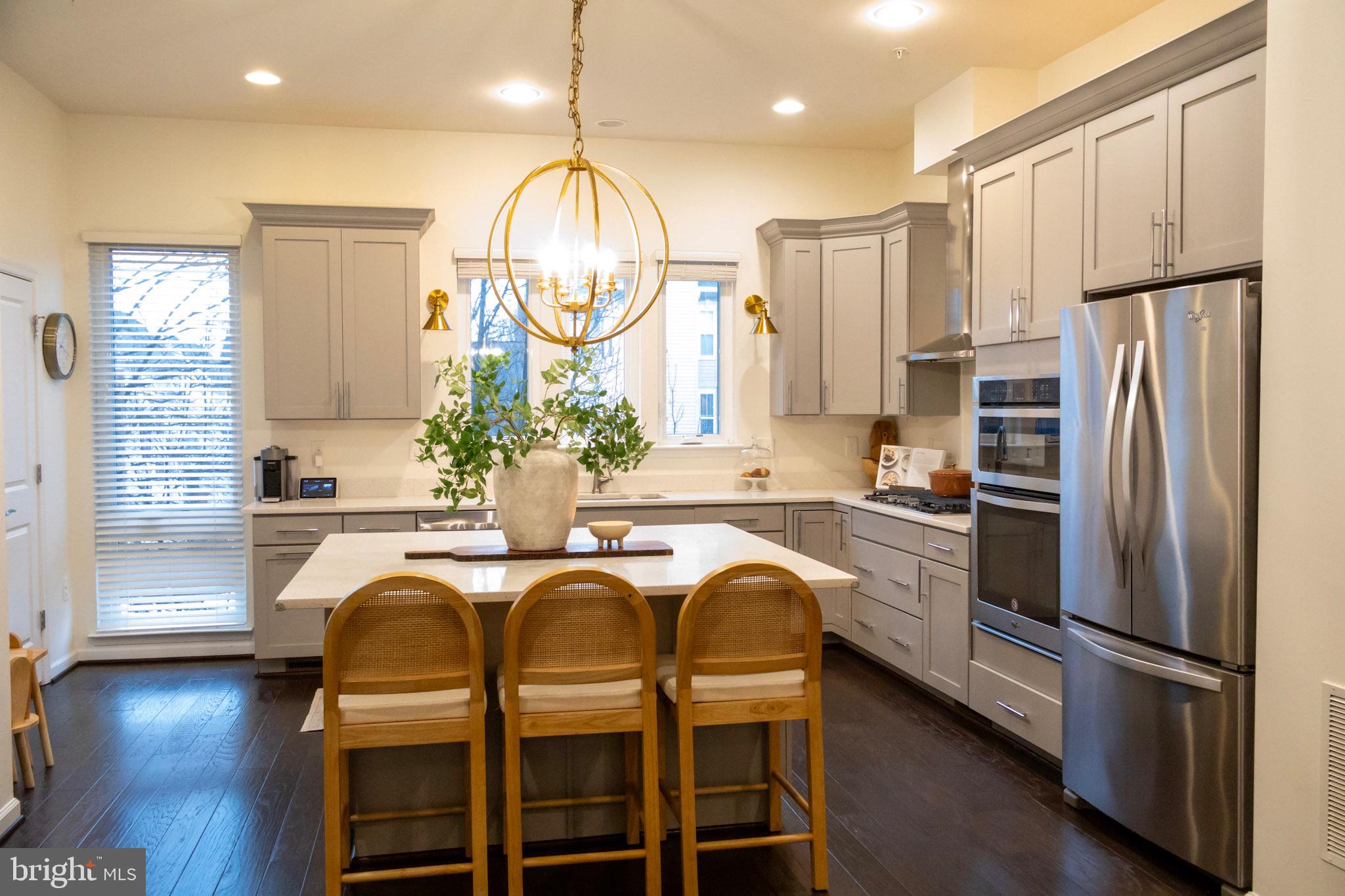 CAMBRIA SQUARE - Residential Lease