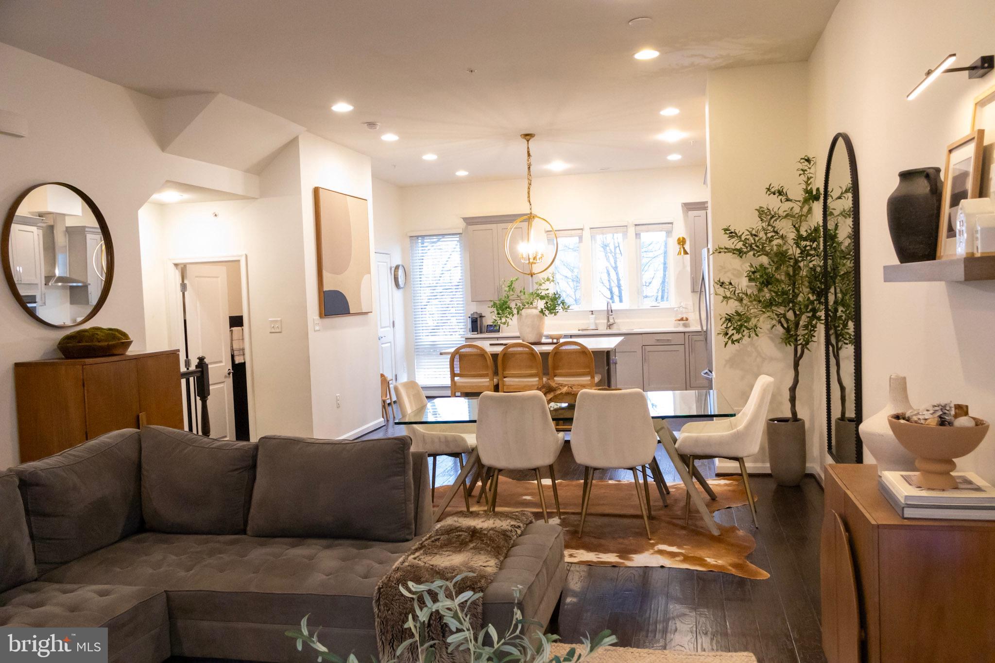 CAMBRIA SQUARE - Residential Lease