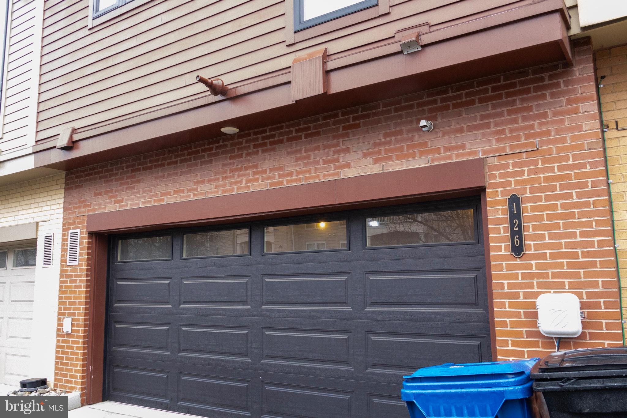 CAMBRIA SQUARE - Residential Lease