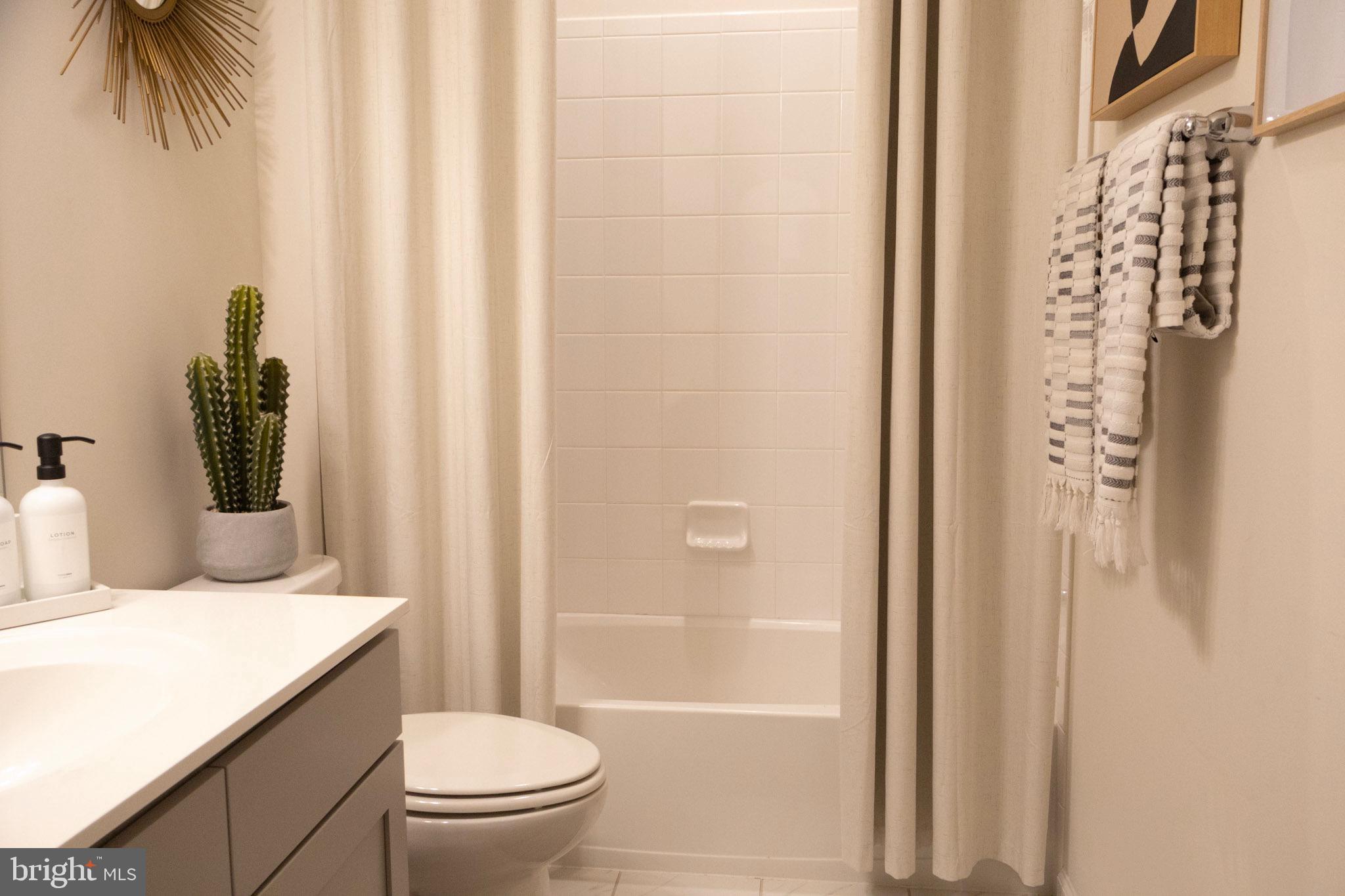 CAMBRIA SQUARE - Residential Lease