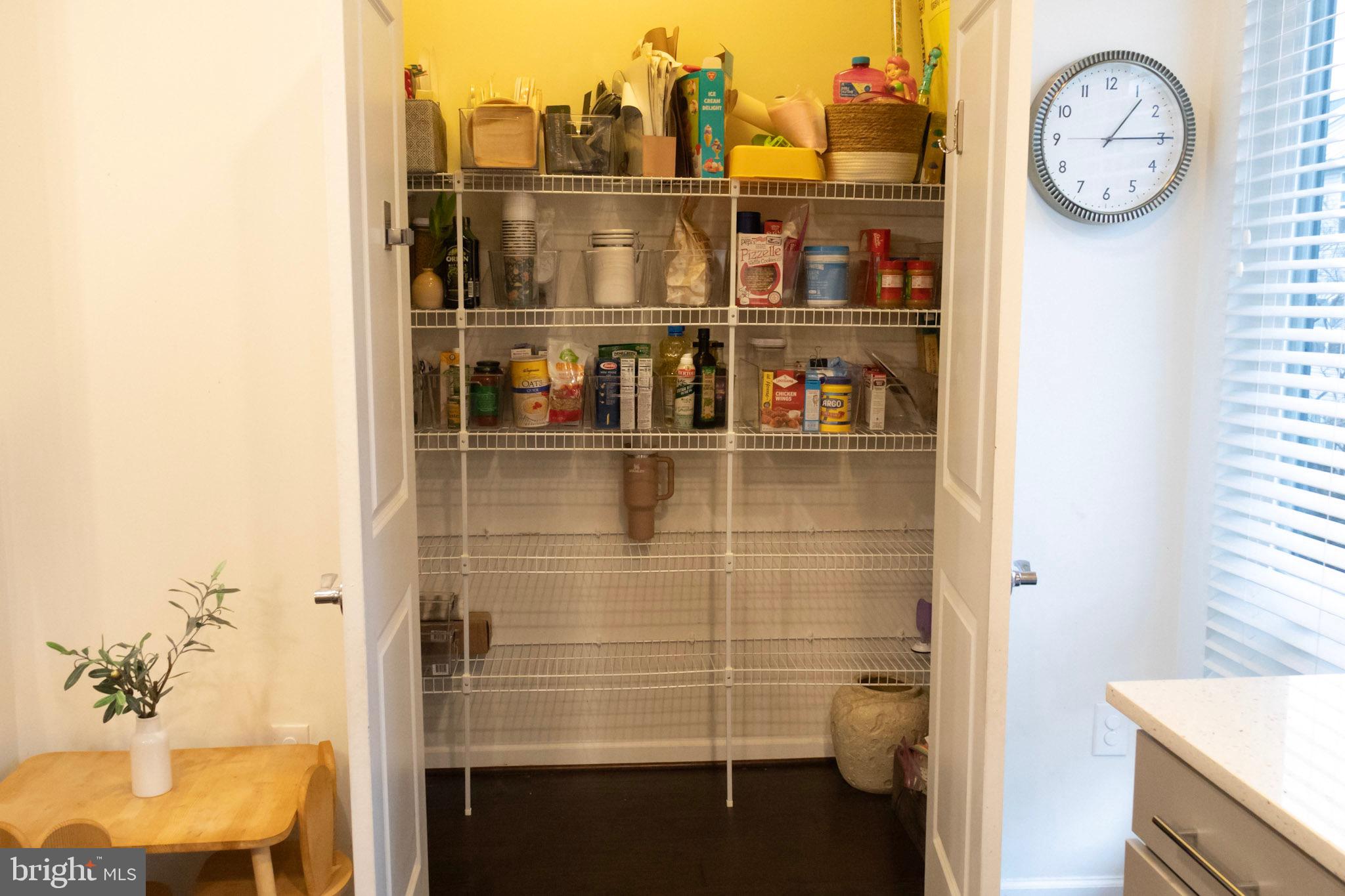 CAMBRIA SQUARE - Residential Lease