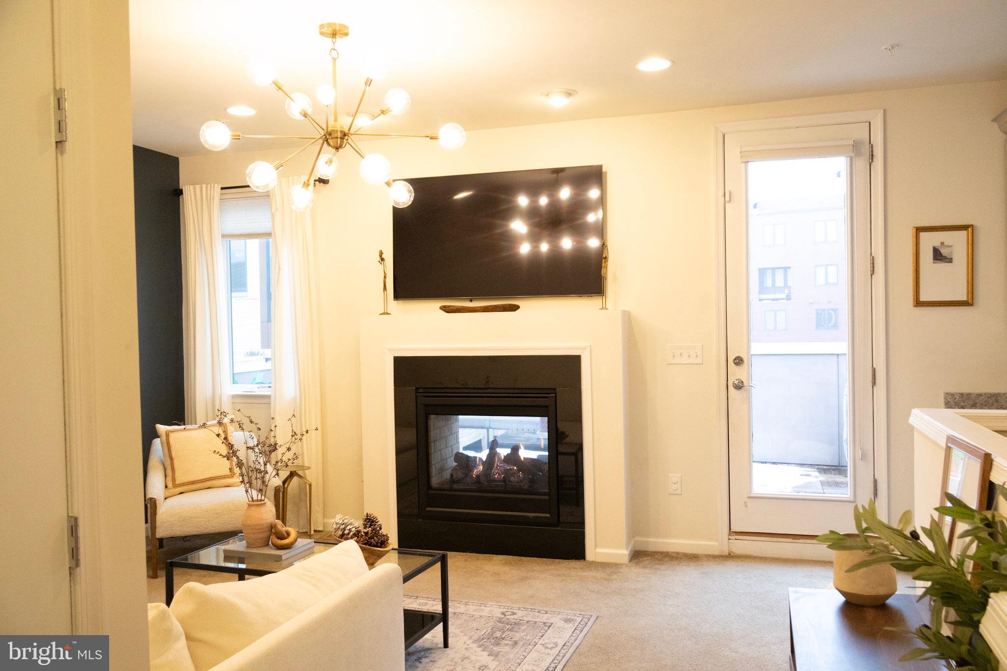 CAMBRIA SQUARE - Residential Lease