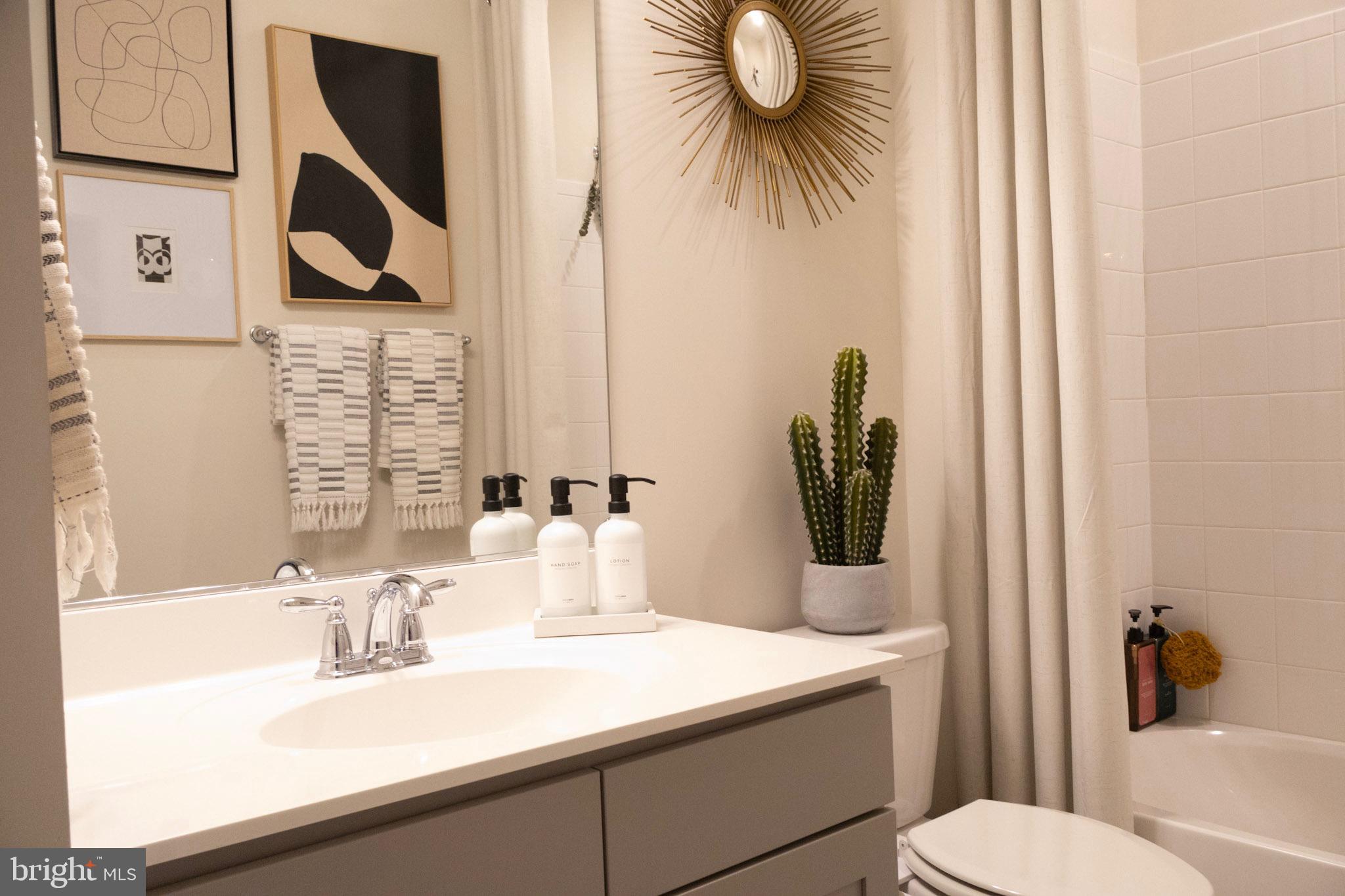 CAMBRIA SQUARE - Residential Lease