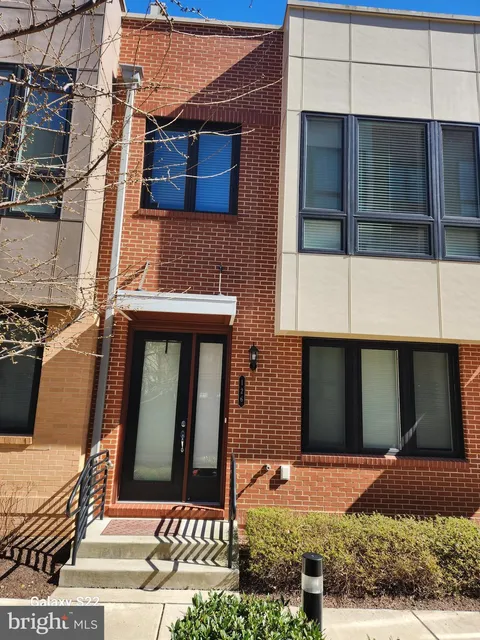 126 Cambria Walk, Alexandria, VA MLS: VAAX2040580