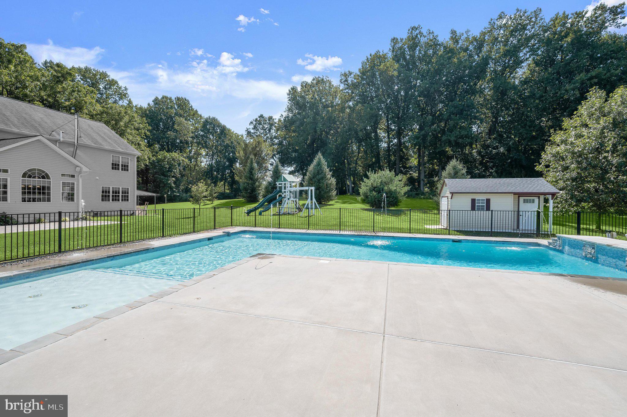 1650 VILLAGE GREEN DRIVE
