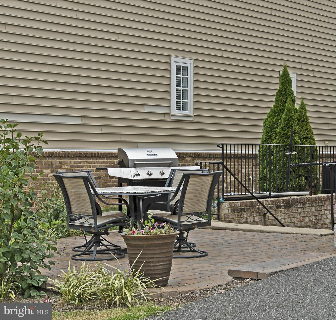 NEW BRISTOW VILLAGE - Residential Lease