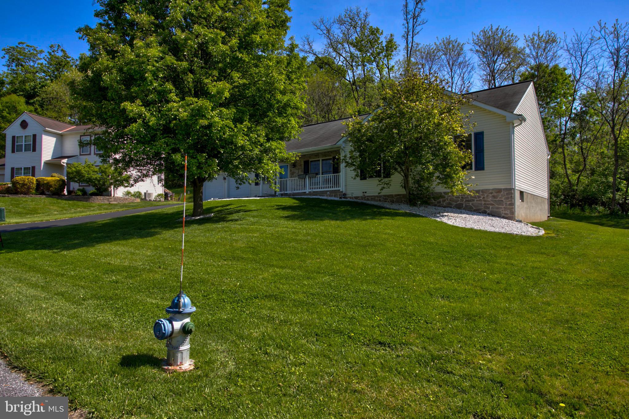 112 COMMODORE DRIVE