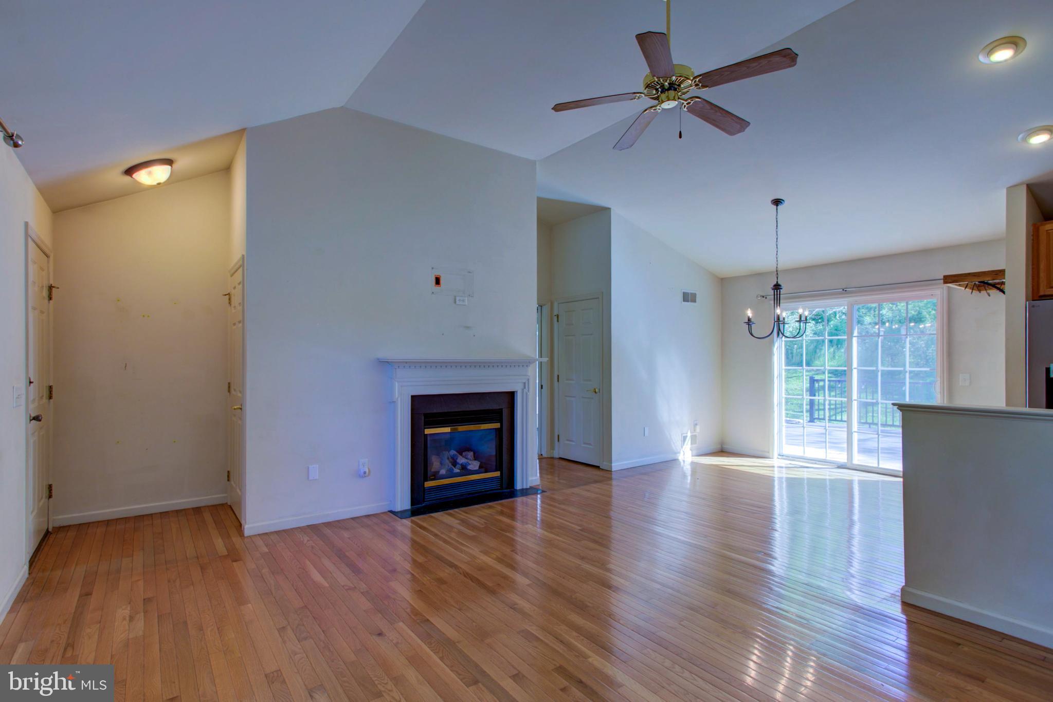 112 COMMODORE DRIVE