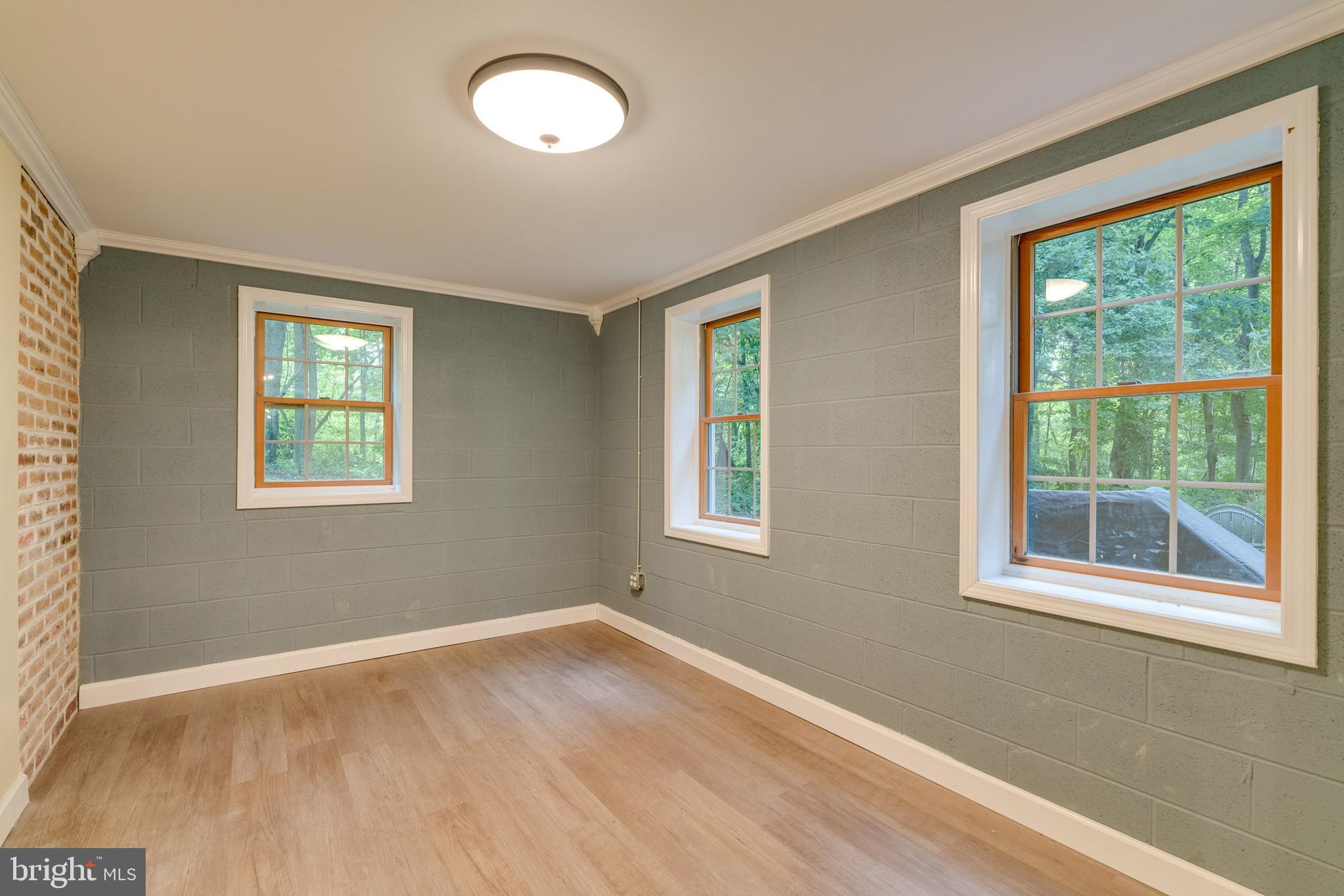 WEST NOTTINGHAM TW - Residential