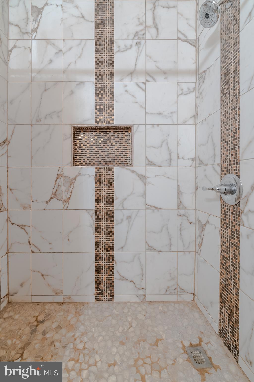 LAUREL LAKES - Residential