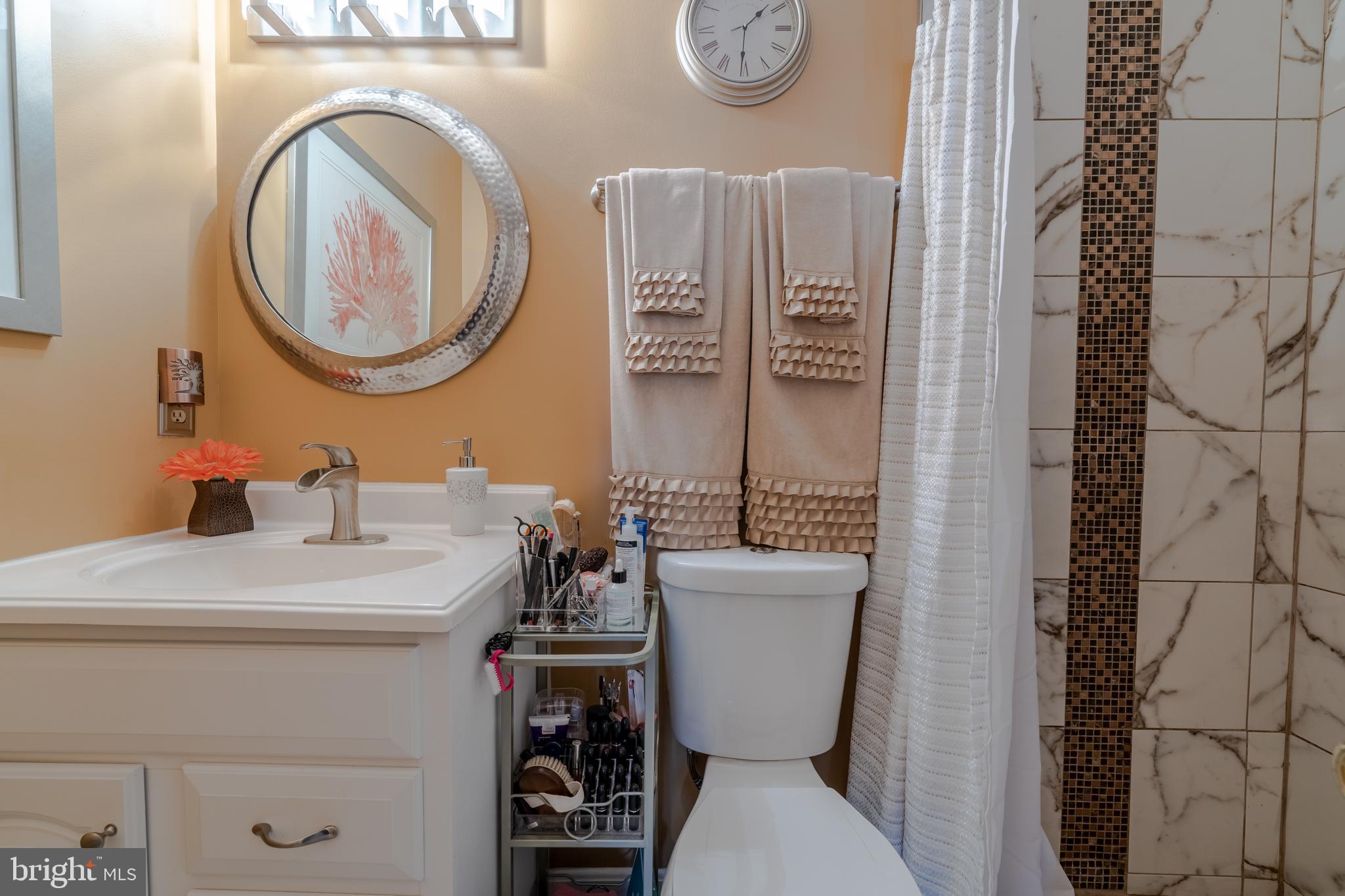 LAUREL LAKES - Residential