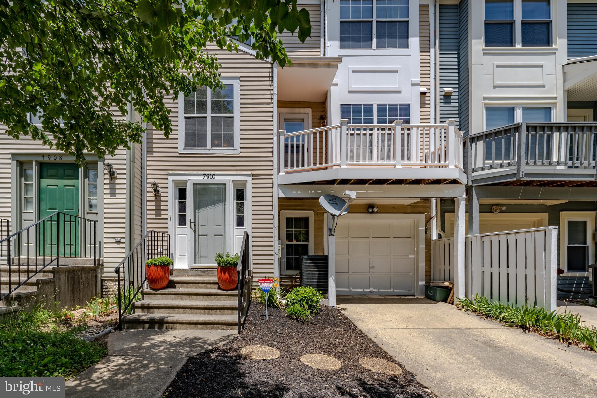 LAUREL LAKES - Residential