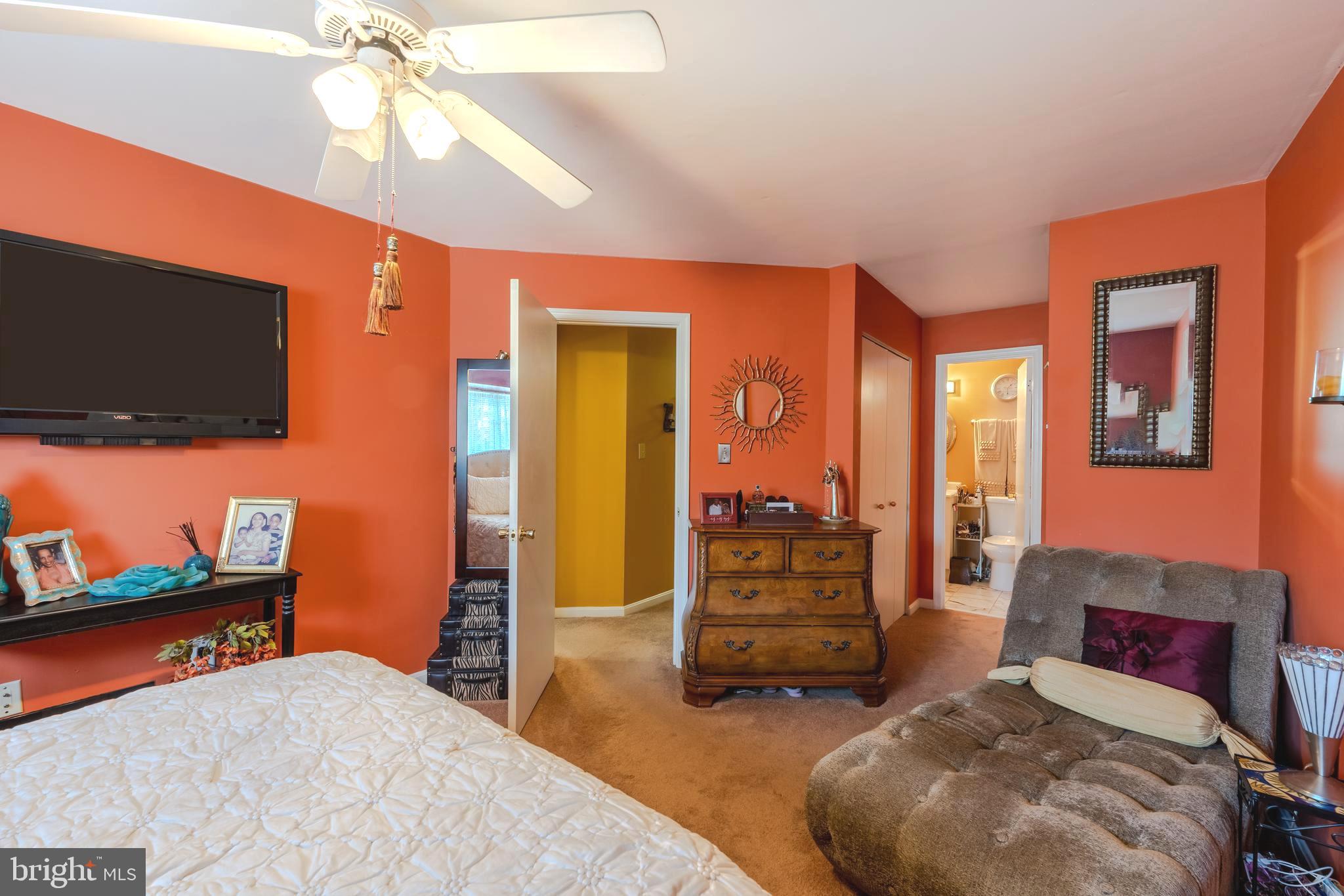 LAUREL LAKES - Residential