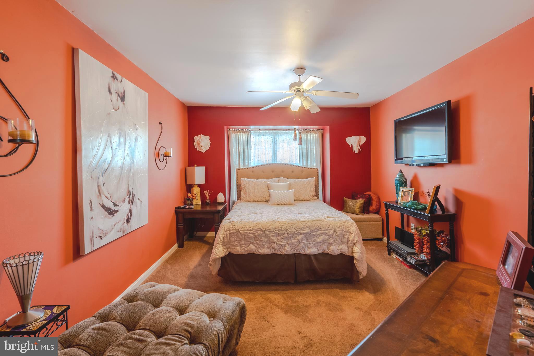 LAUREL LAKES - Residential