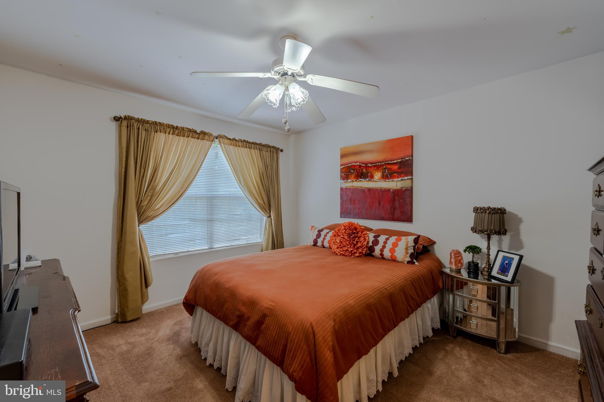 LAUREL LAKES - Residential