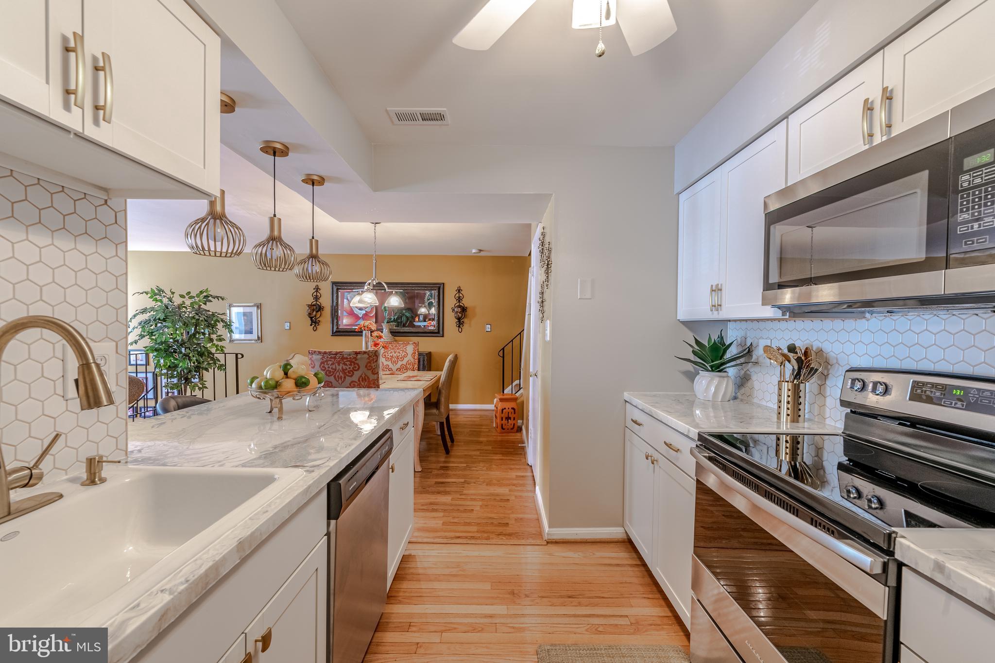 LAUREL LAKES - Residential